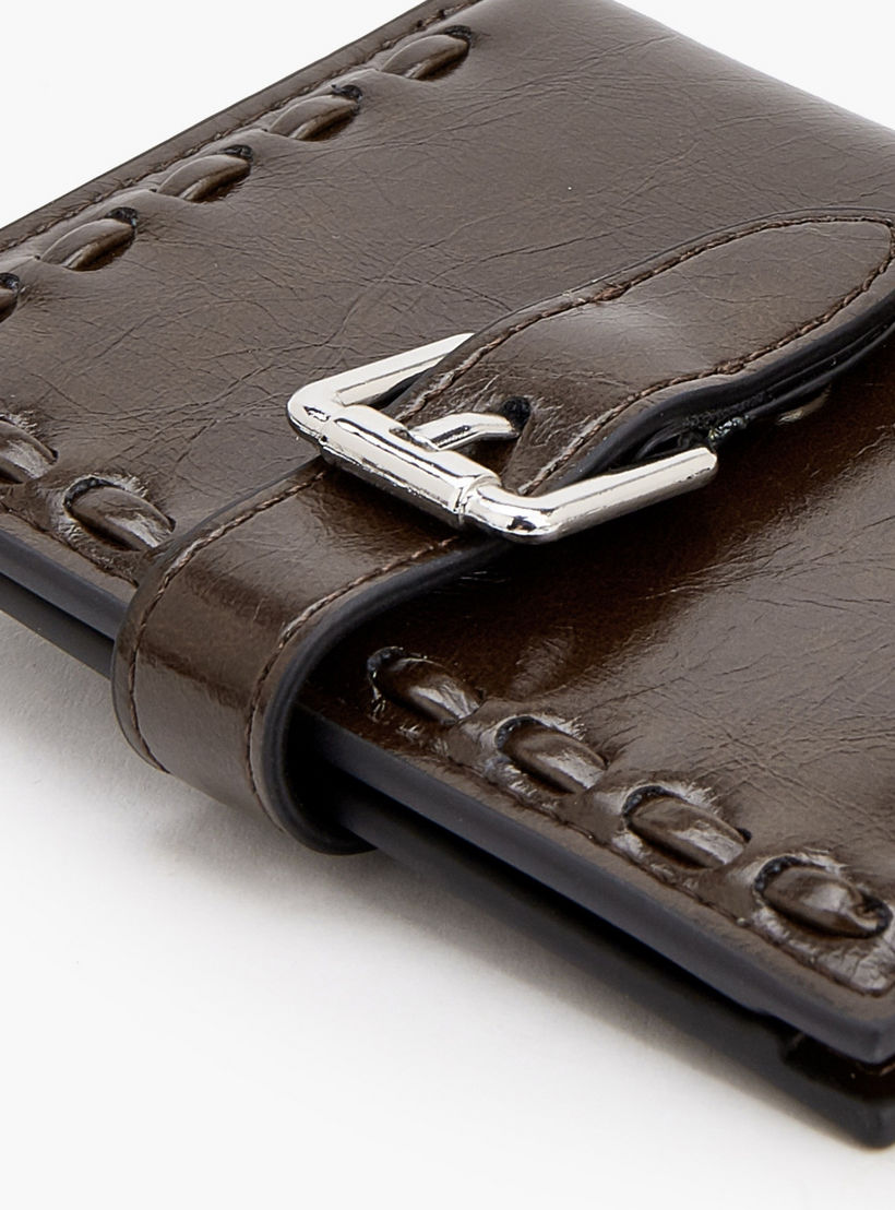محفظة ثنائية الطي بإبزيم وتفاصيل غرز من سيليست-women-bagsandwallets-wallets-image-5