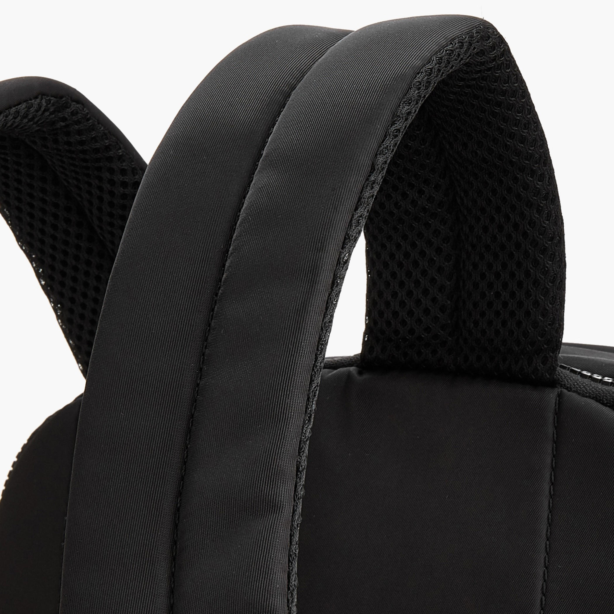شنطة ظهر بجيب شبكي وطبعات شعار من لي كوبر-women-bagsandwallets-backpacks-image-6