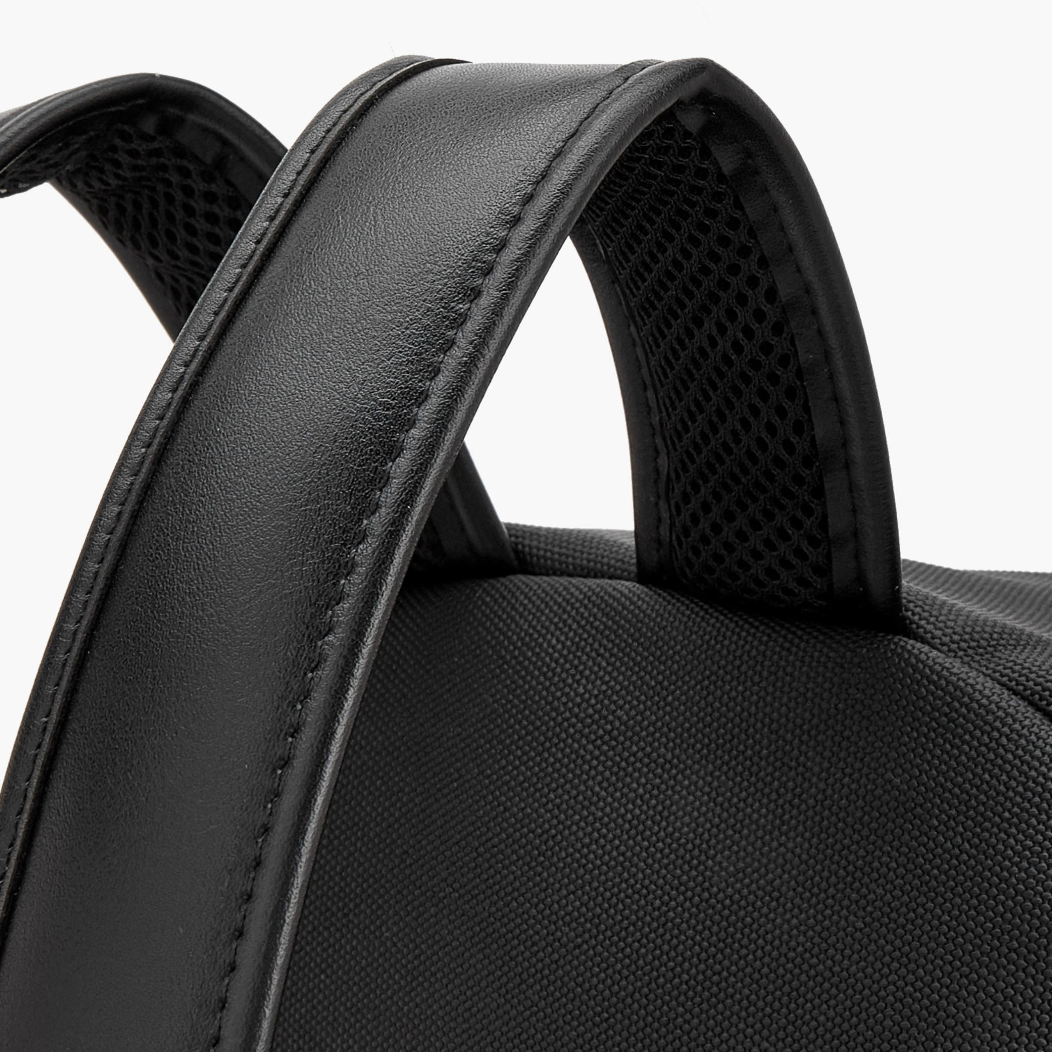 شنطة ظهر سادة بجيب أمامي من ميسي-women-bagsandwallets-backpacks-image-2