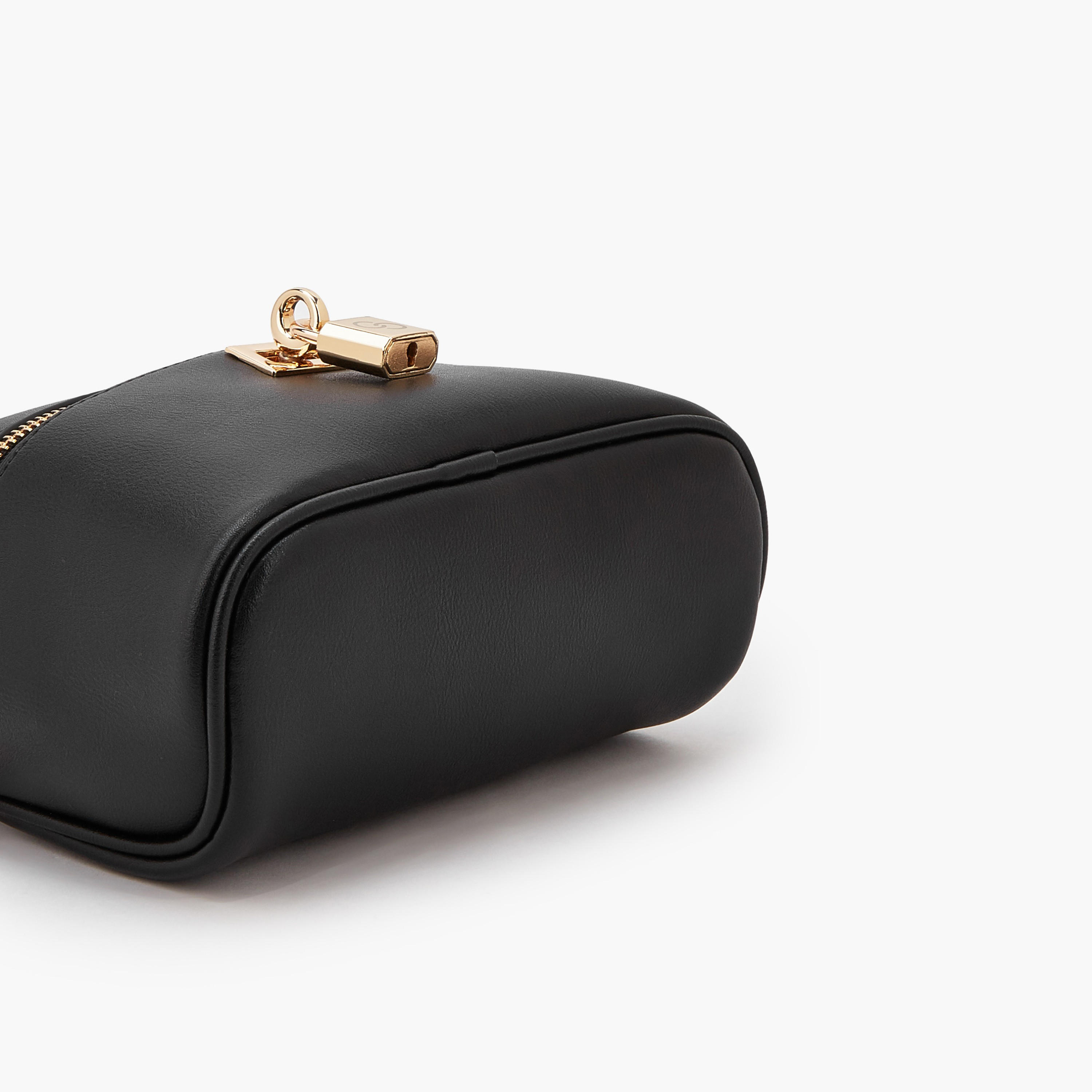 شنطة كروس بودي سادة بقفل من سيليست-women-bagsandwallets-handbags-image-6