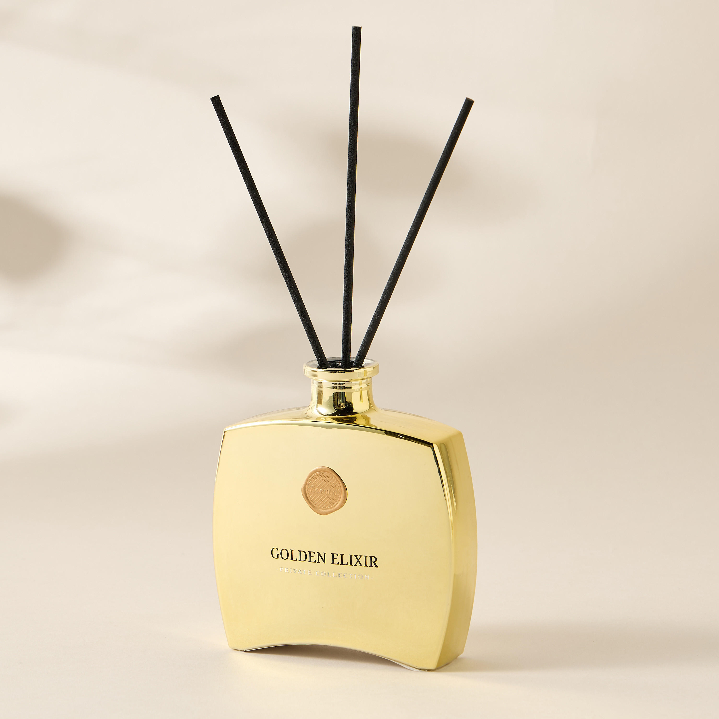 طقم هدايا موزع عطر وشمعة برطمان من سينت دي لندن، جولدن إليكسر-household-homefragrance-fragrancegiftset-image-4