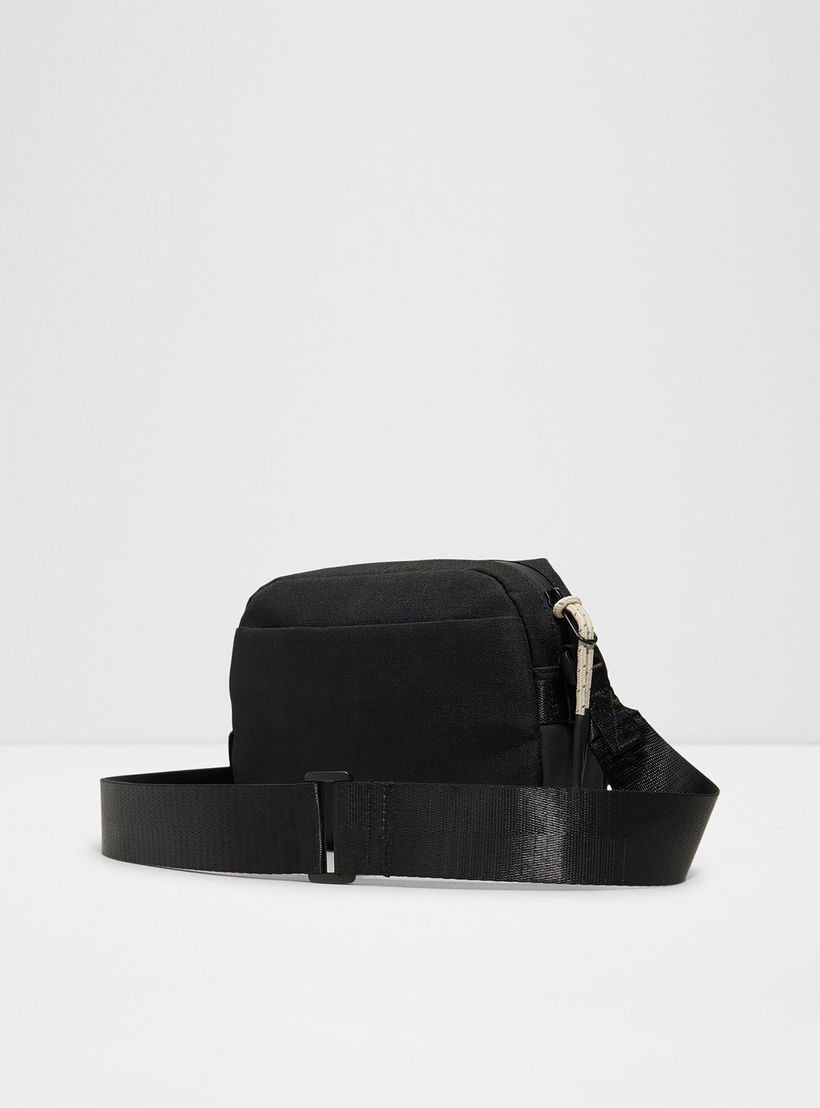 حقيبة كروسبودي سادة من ألدو ميريمبا مزودة بسحاب إغلاق وحزام قابل للتعديل-men-bags-image-2