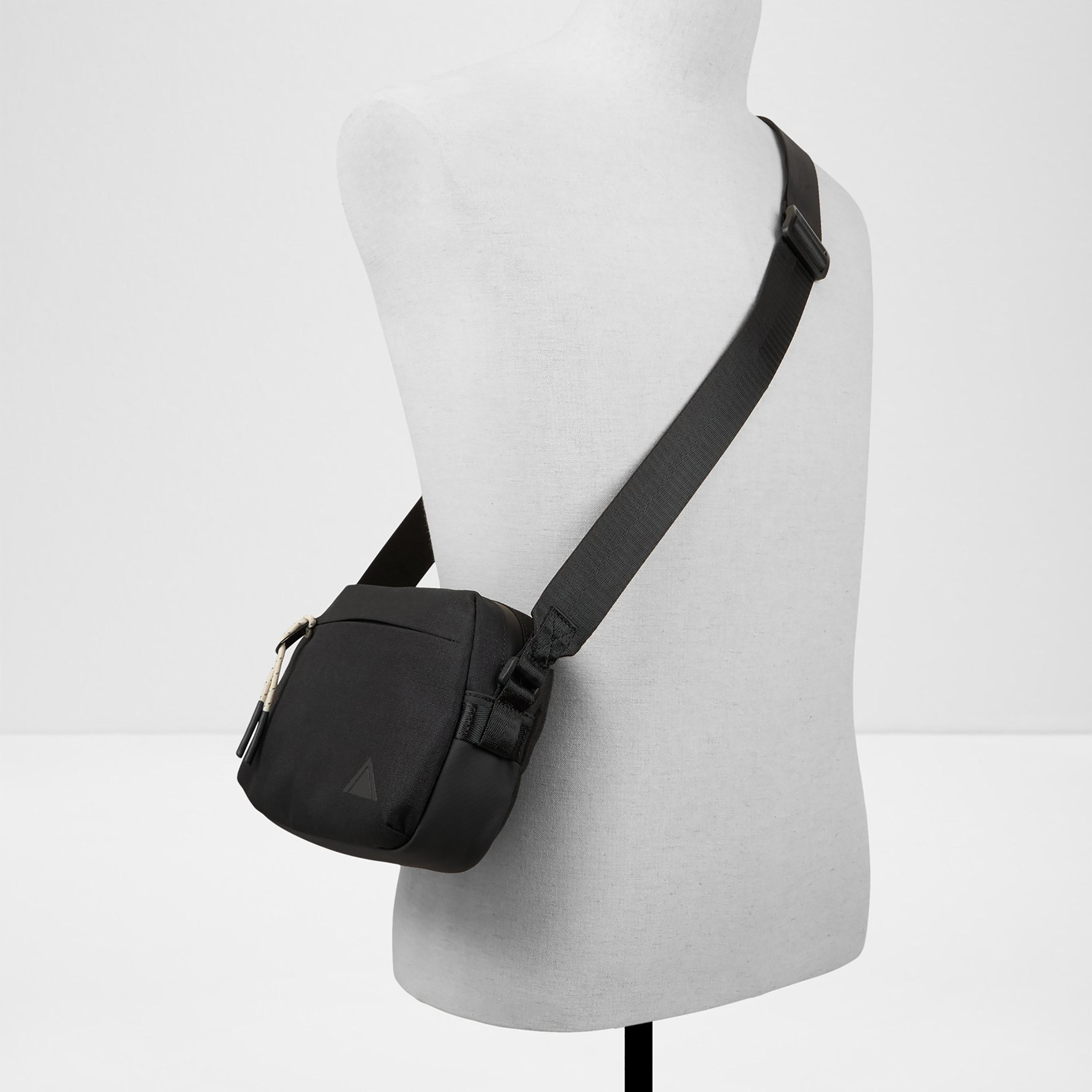 حقيبة كروسبودي سادة من ألدو ميريمبا مزودة بسحاب إغلاق وحزام قابل للتعديل-men-bags-image-4