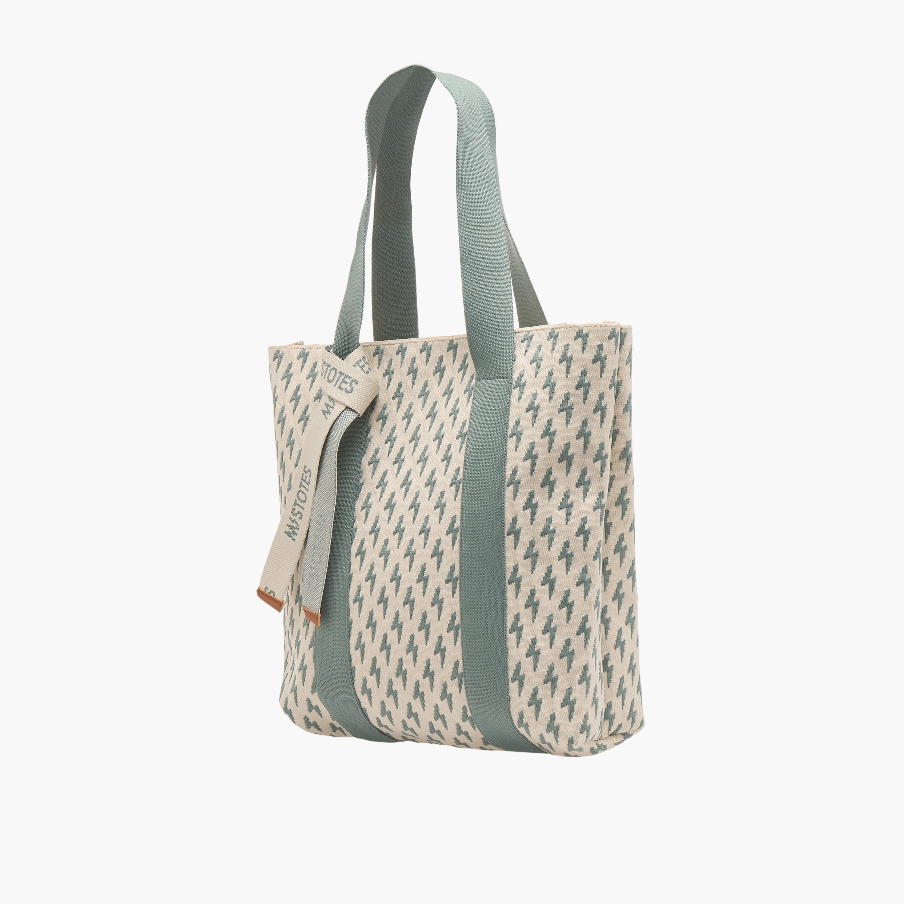 شنطة توت بطبعات مونوجرام وسحاب إغلاق من ميستوتس-women-bagsandwallets-handbags-image-2