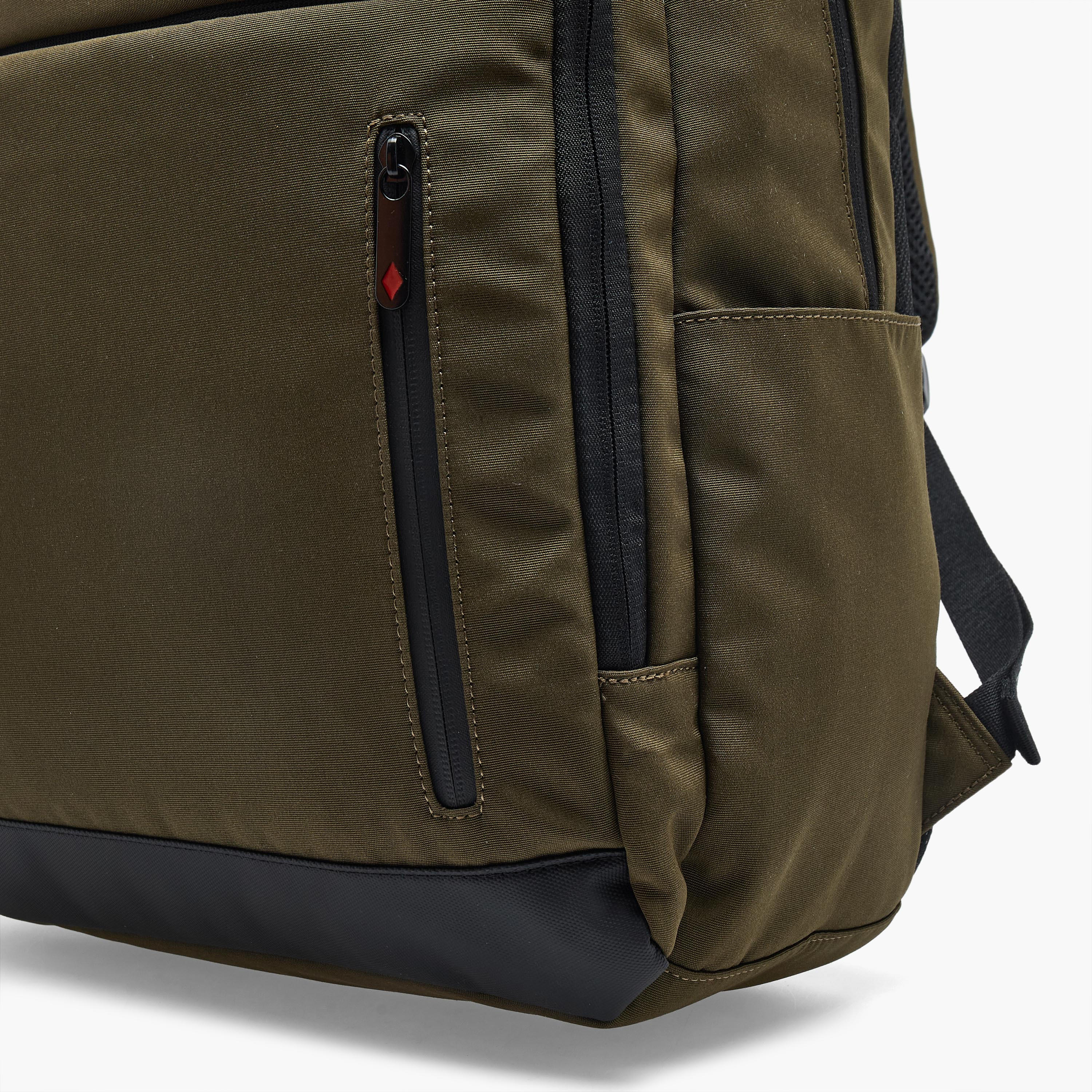شنطة ظهر سادة بأحزمة مبطنة للأطفال بعمر 13 سنة فأكثر من لي كوبر-boys-accessories-bagsandbackpacks-image-2