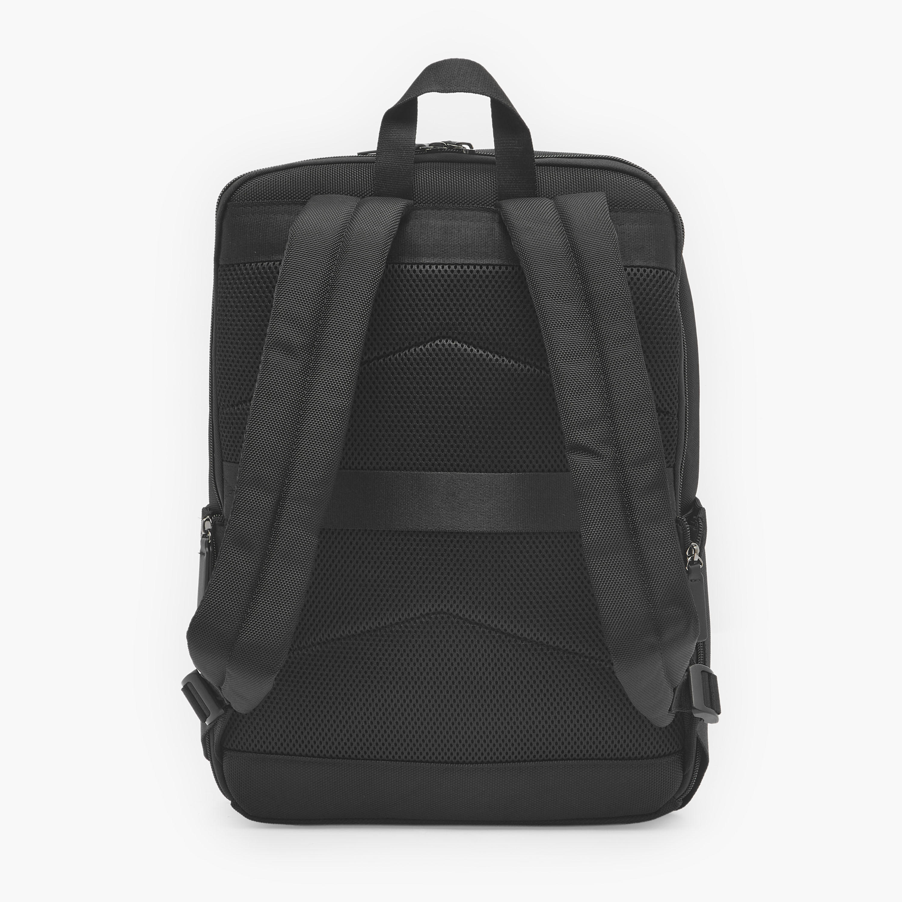 شنطة ظهر للرجال بأحزمة مبطنة من دوتشيني-men-bags-image-3