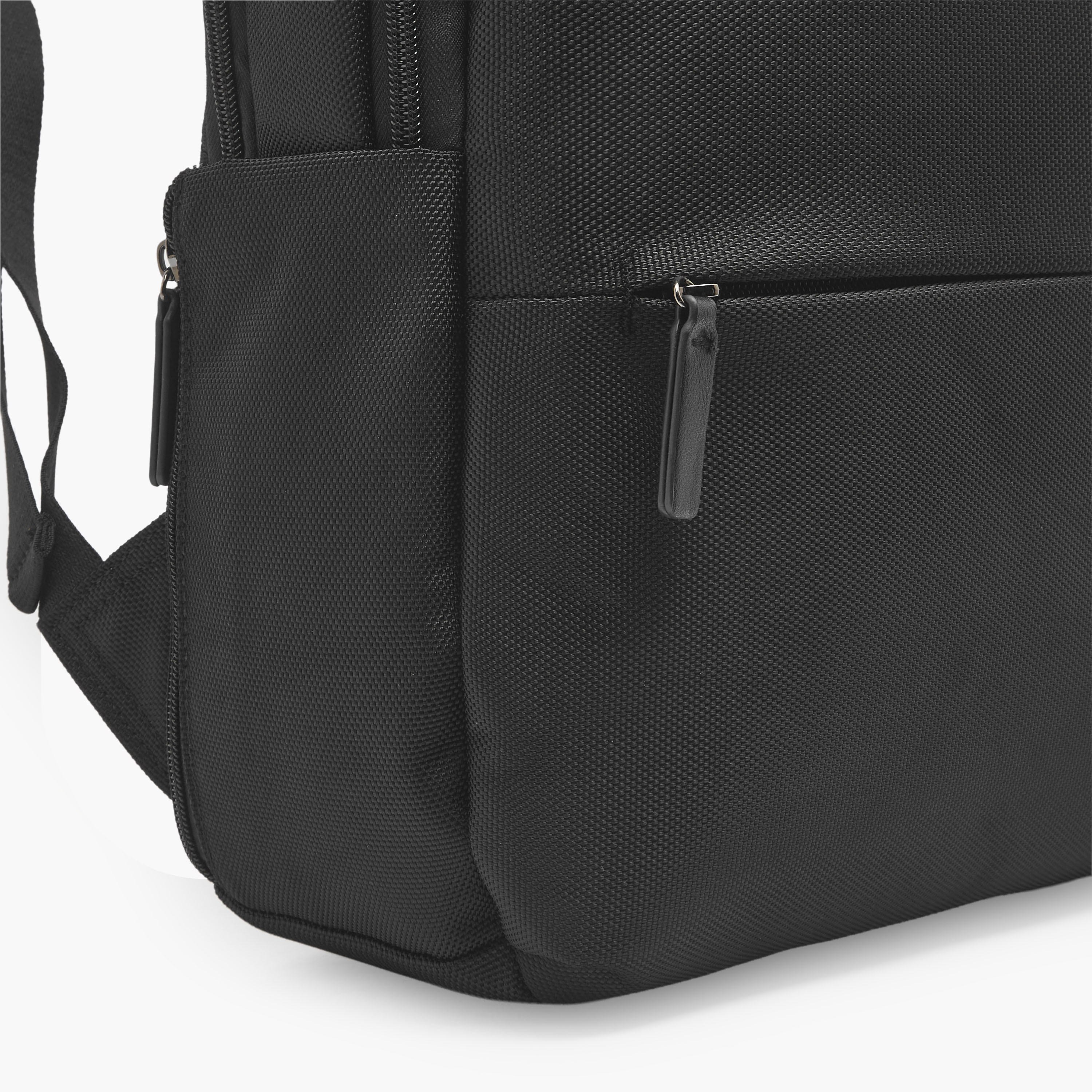 شنطة ظهر للرجال بأحزمة مبطنة من دوتشيني-men-bags-image-5