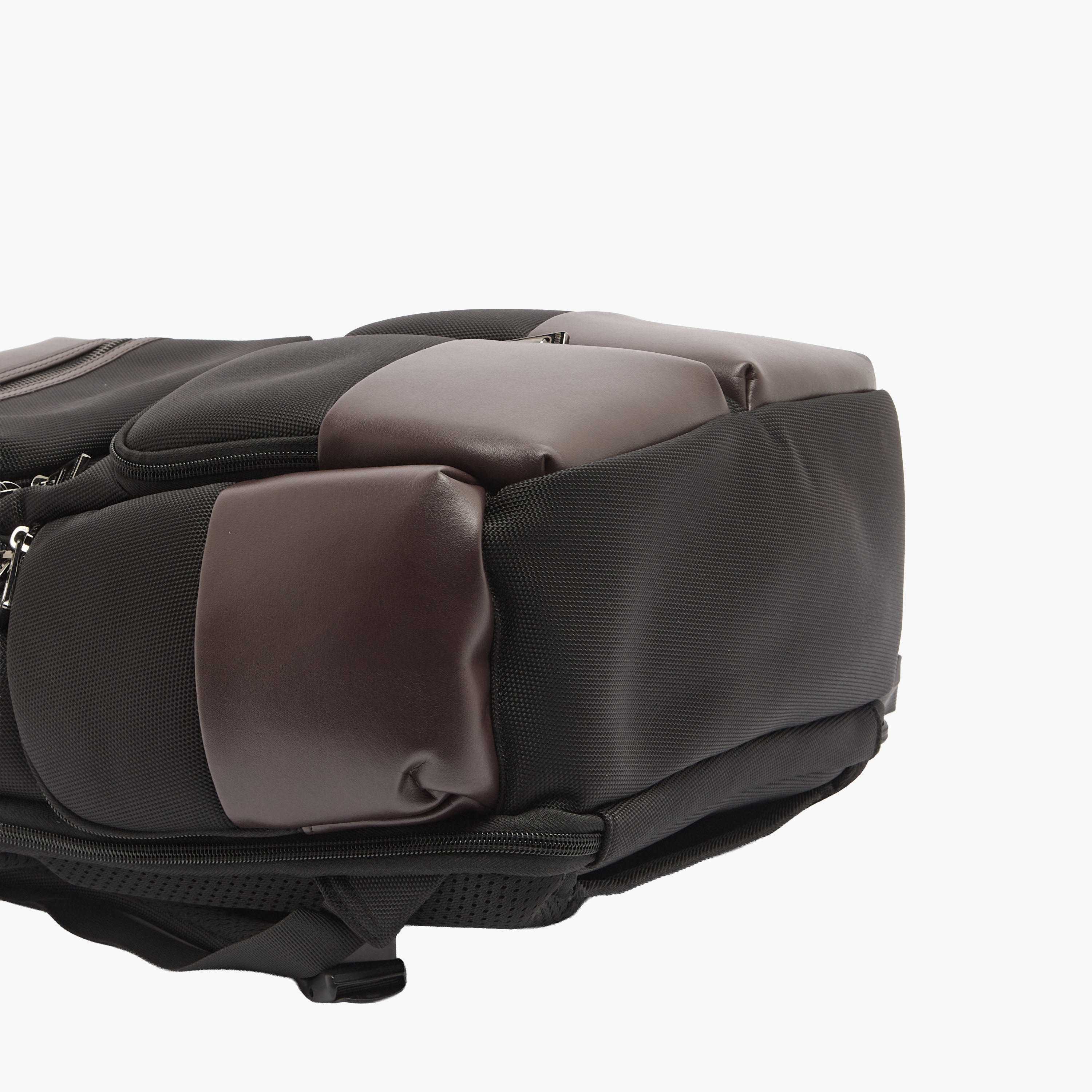 شنطة ظهر بحمالات كتف مبطنة للرجال من دوتشيني-men-bags-image-6