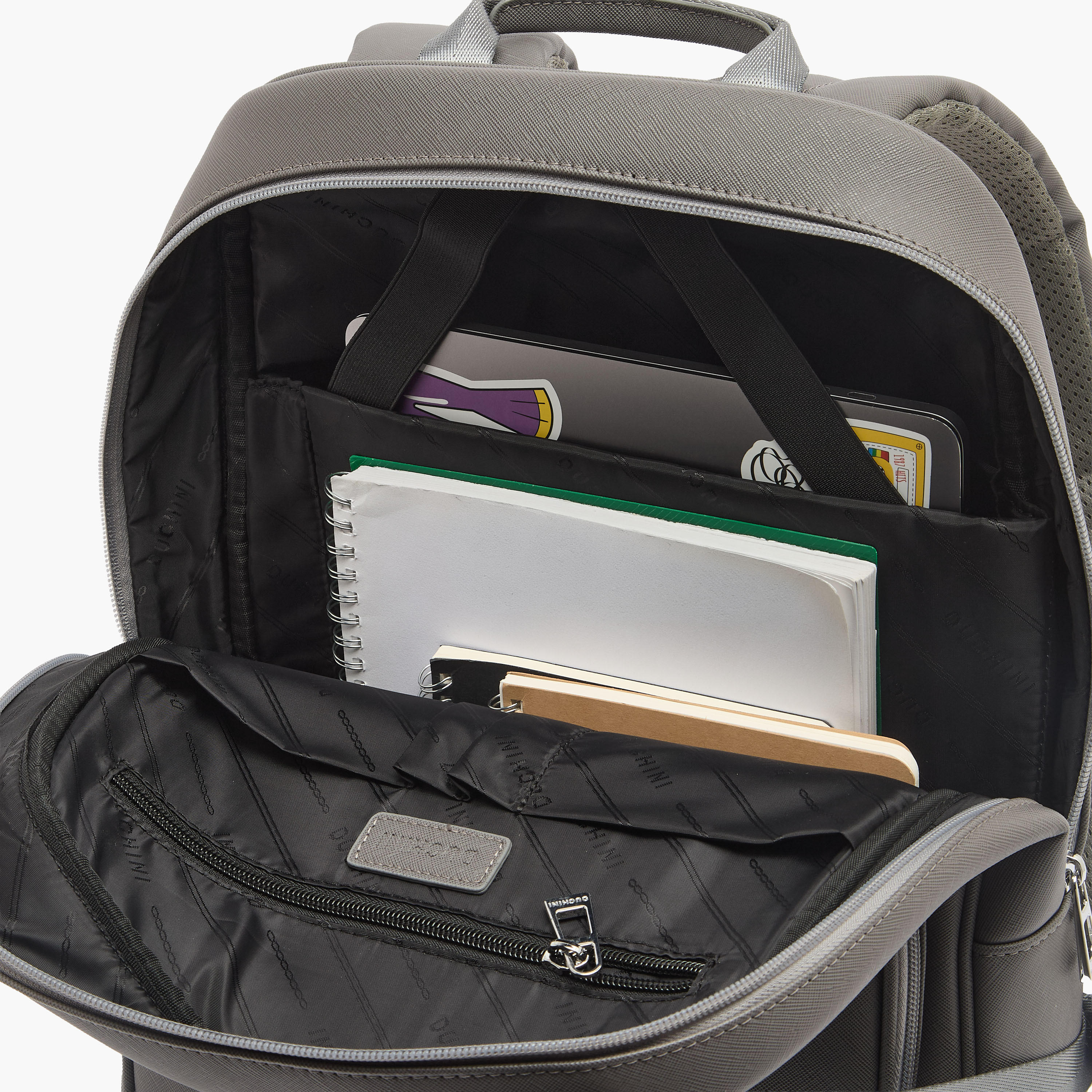 شنطة ظهر للرجال بحزام كتف مبطن من دوتشيني-men-bags-image-7