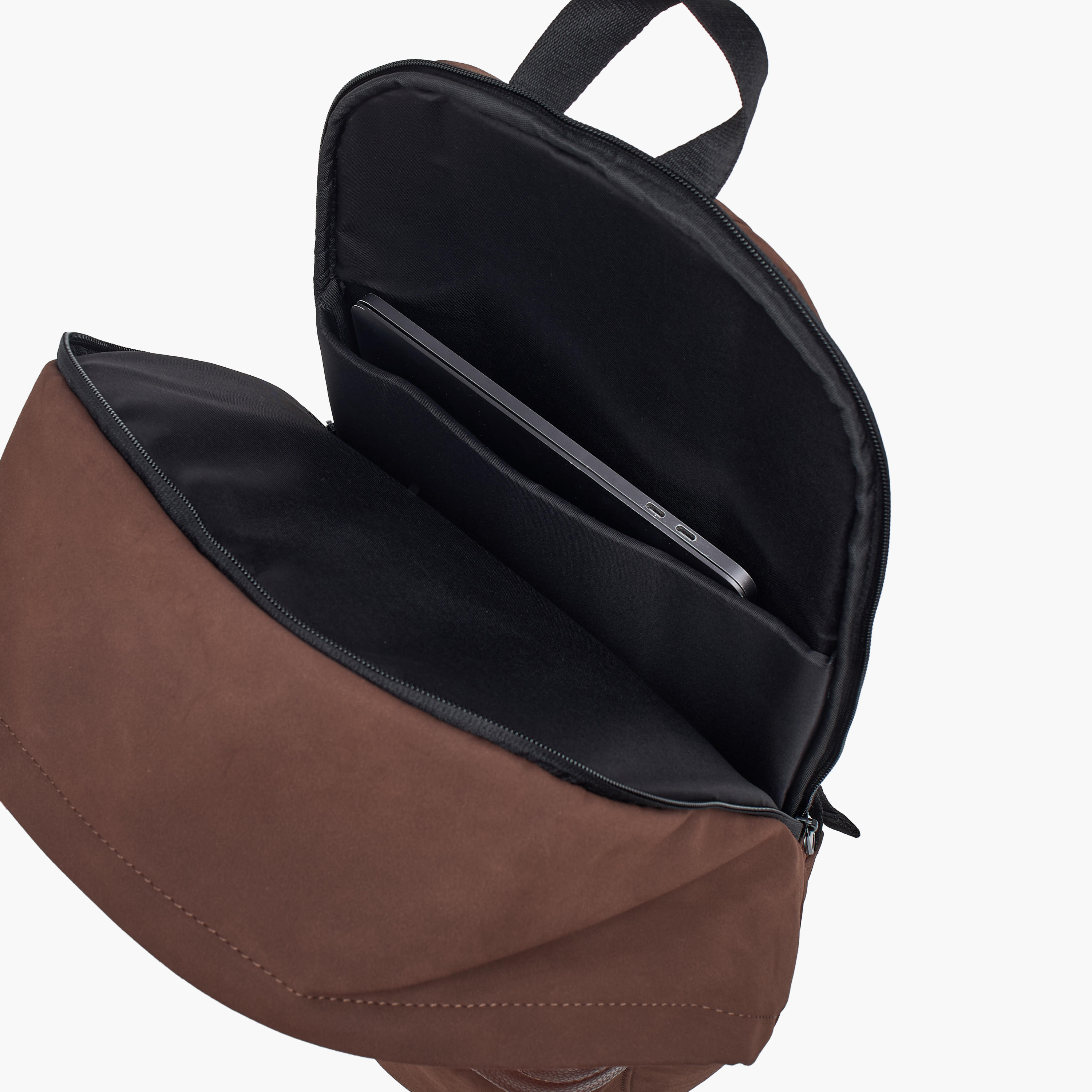 Duchini Polo Club Men Padded Shoulder Strap Backpack-men-bags-image-3
