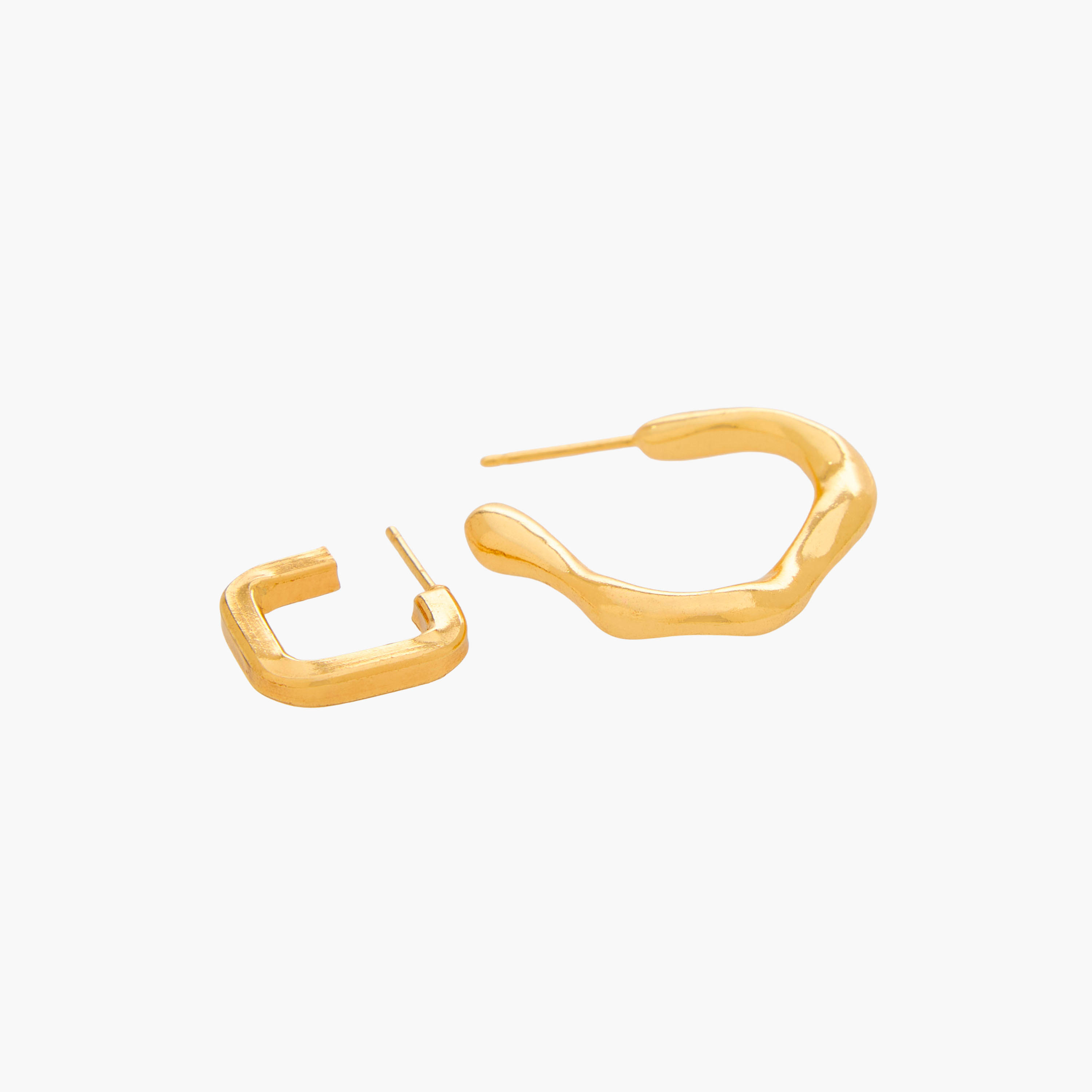 حلقان طوق ذهبية اللون بمكبس إغلاق خلفي - طقم من 3 أزواج-women-watchesandjewellery-jewellery-earrings-image-5