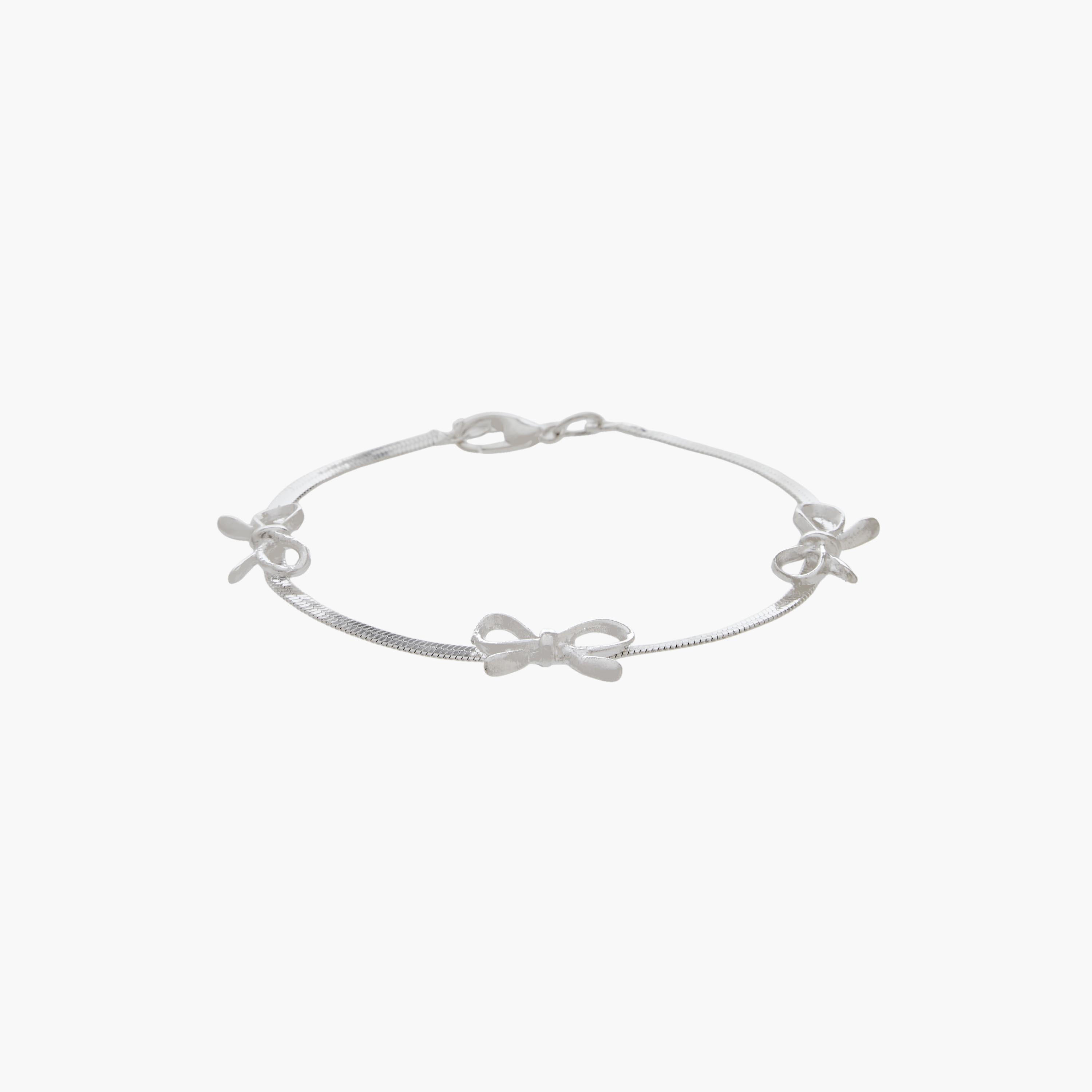 سوار فضي بتزيينات فيونكات-women-watchesandjewellery-jewellery-banglesandbracelets-image-1