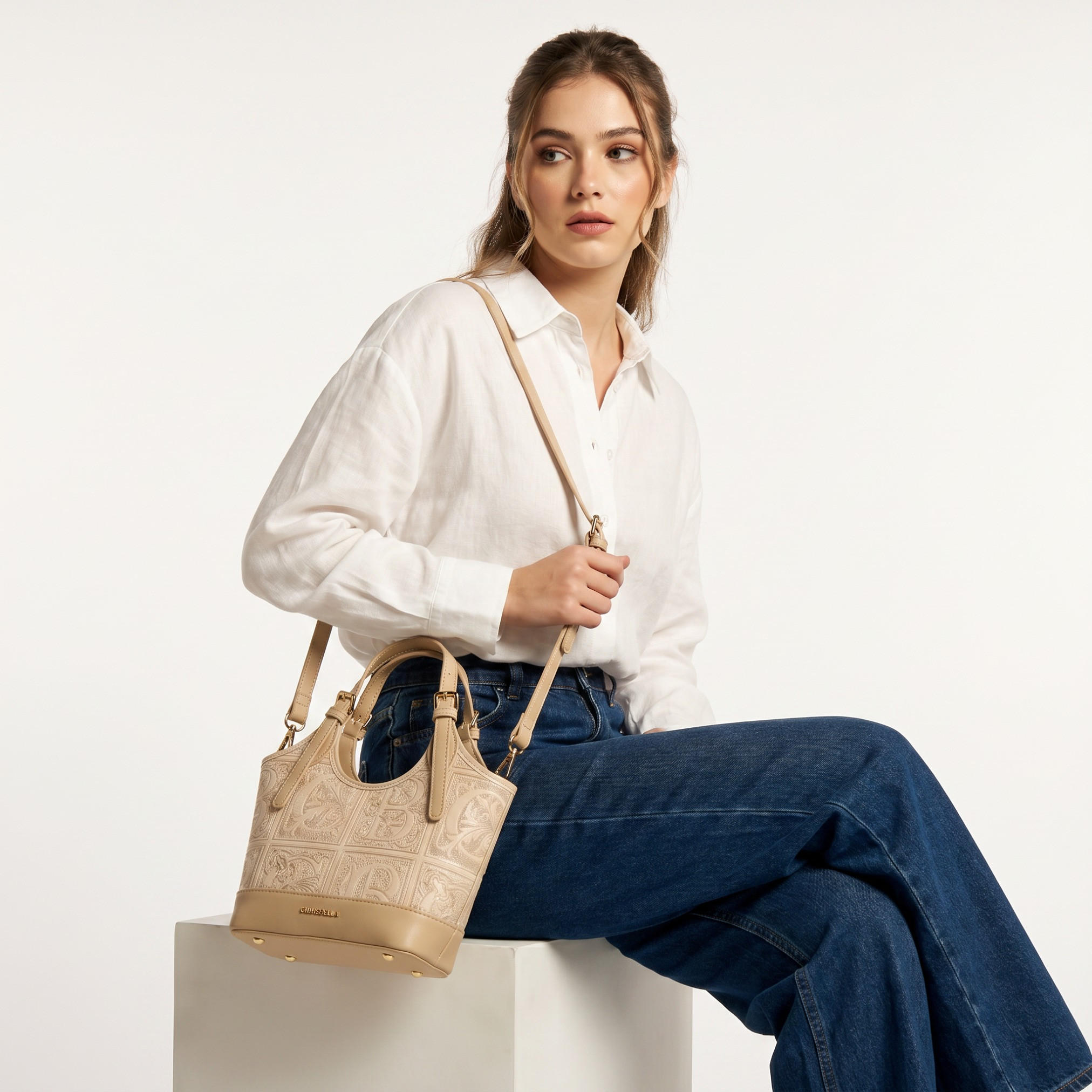 شنطة كتف مطرزة بسحاب إغلاق من كريسبيلا-women-bagsandwallets-handbags-image-2