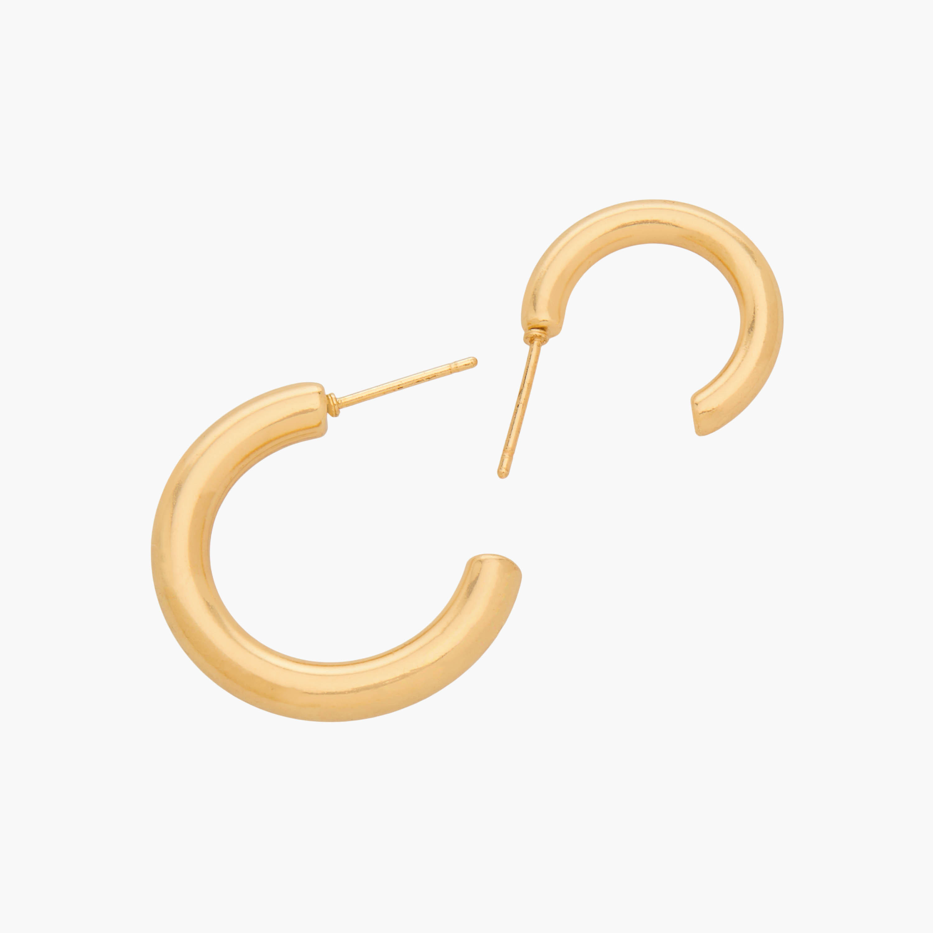 حلقان حلقية بلون ذهبي ومكبس إغلاق - عبوة 6 أزواج-women-watchesandjewellery-jewellery-earrings-image-4