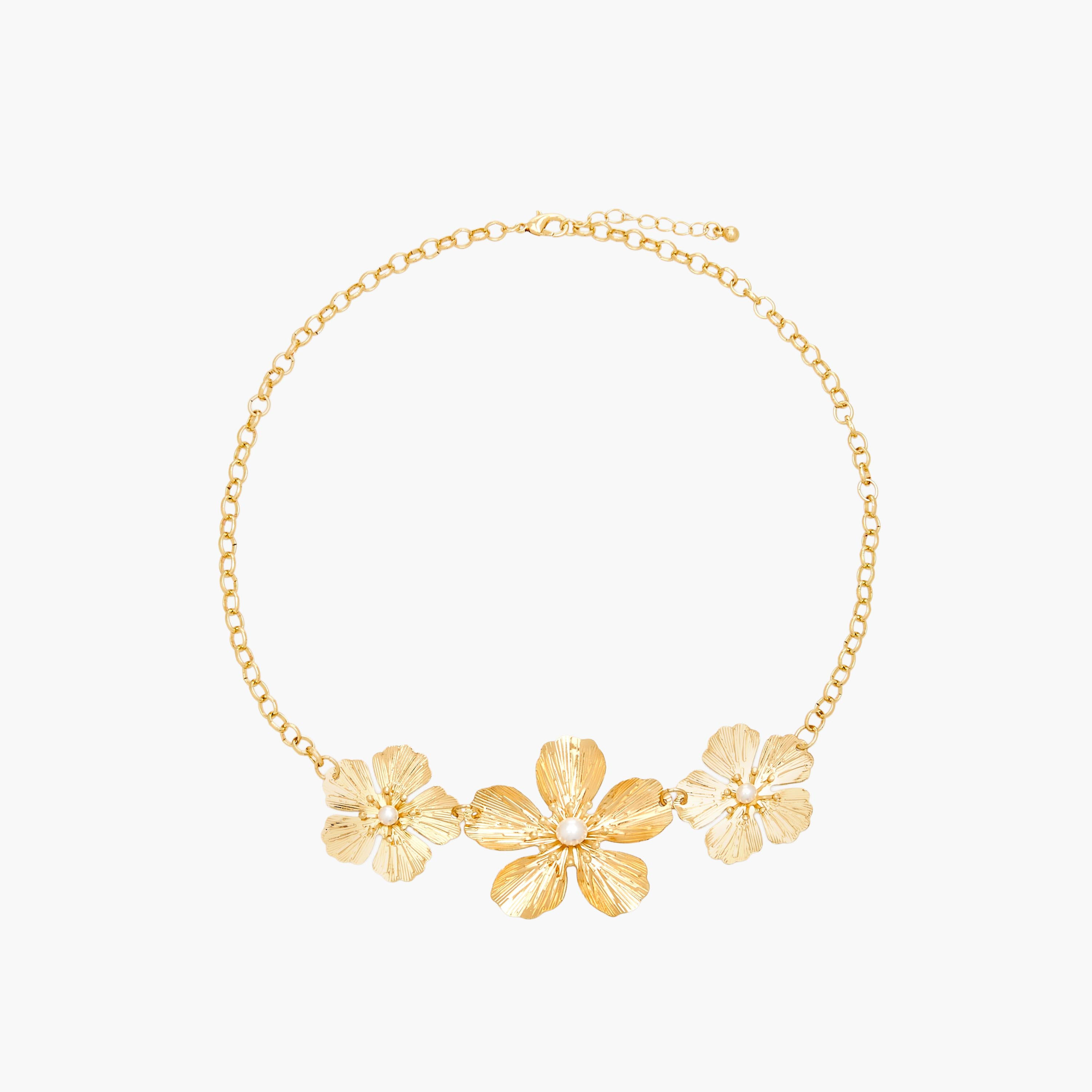 قلادة ذهبية بتصميم زهري-women-watchesandjewellery-jewellery-necklacesandpendants-image-1