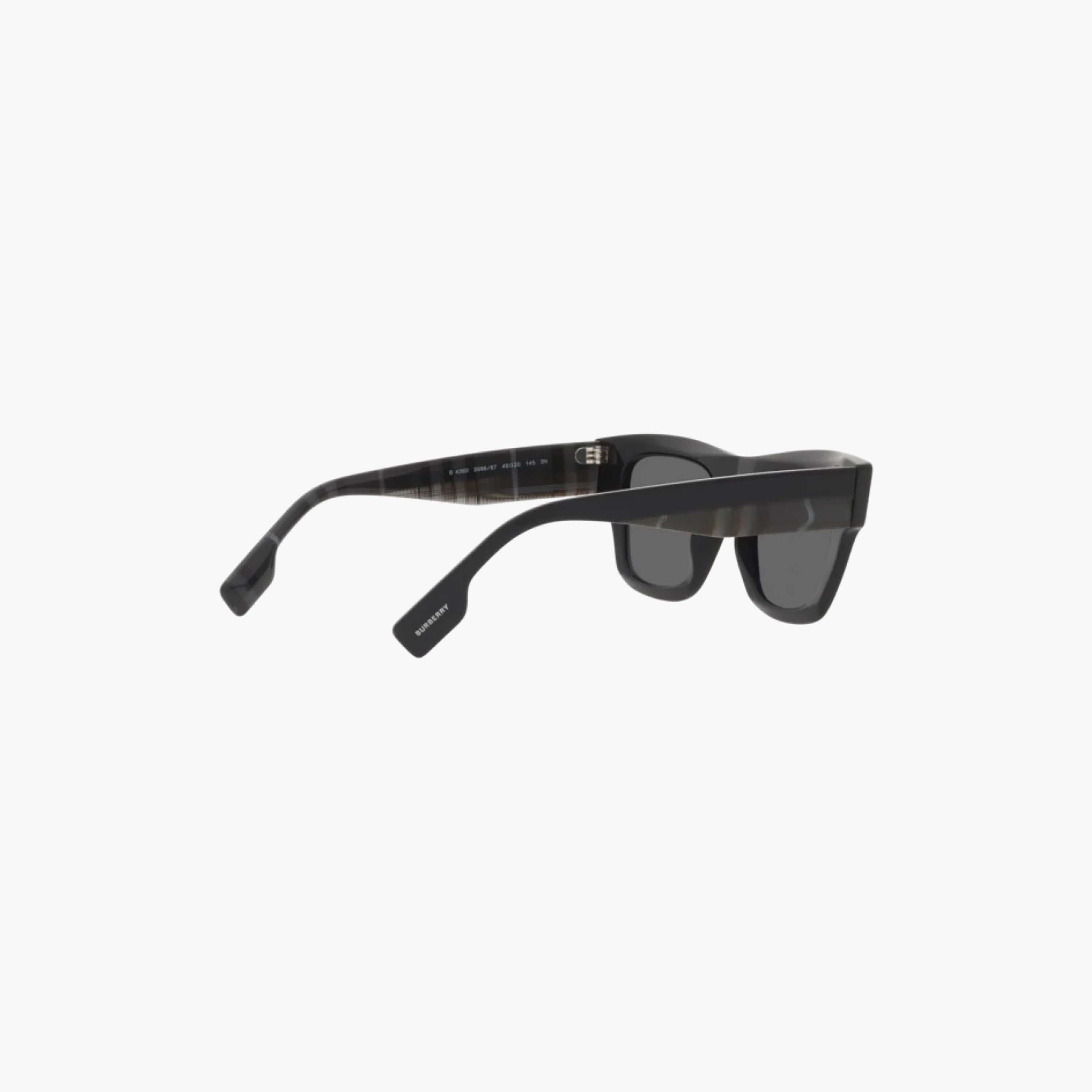 نظارات شمسية رجالية من بربري، طراز وايفارير، رمادية اللون | 4360-men-sunglasses-image-4