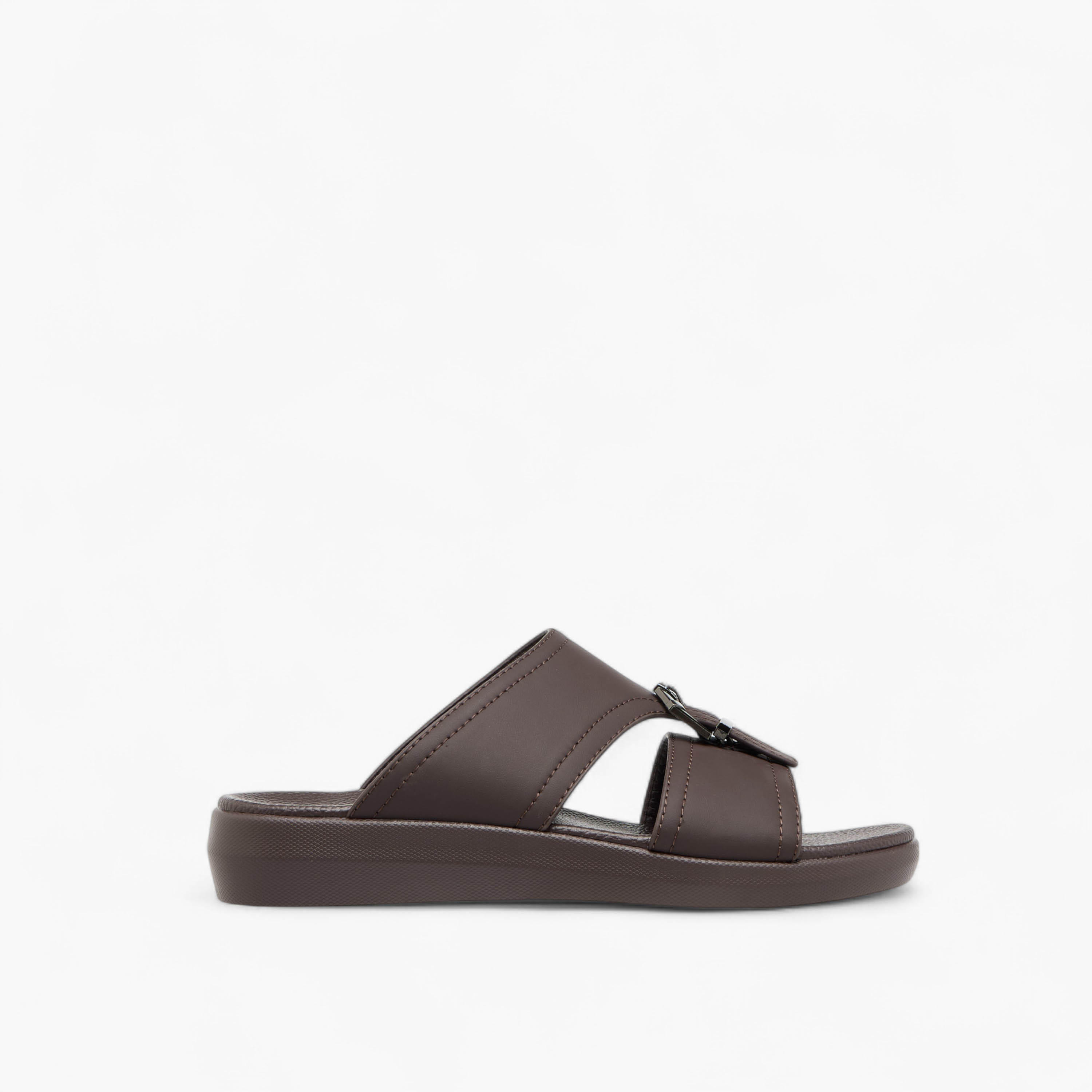صندل مريح سهل الارتداء بإبزيم من إل بي إل من شو إكسبريس-men-shoes-sandals-image-3