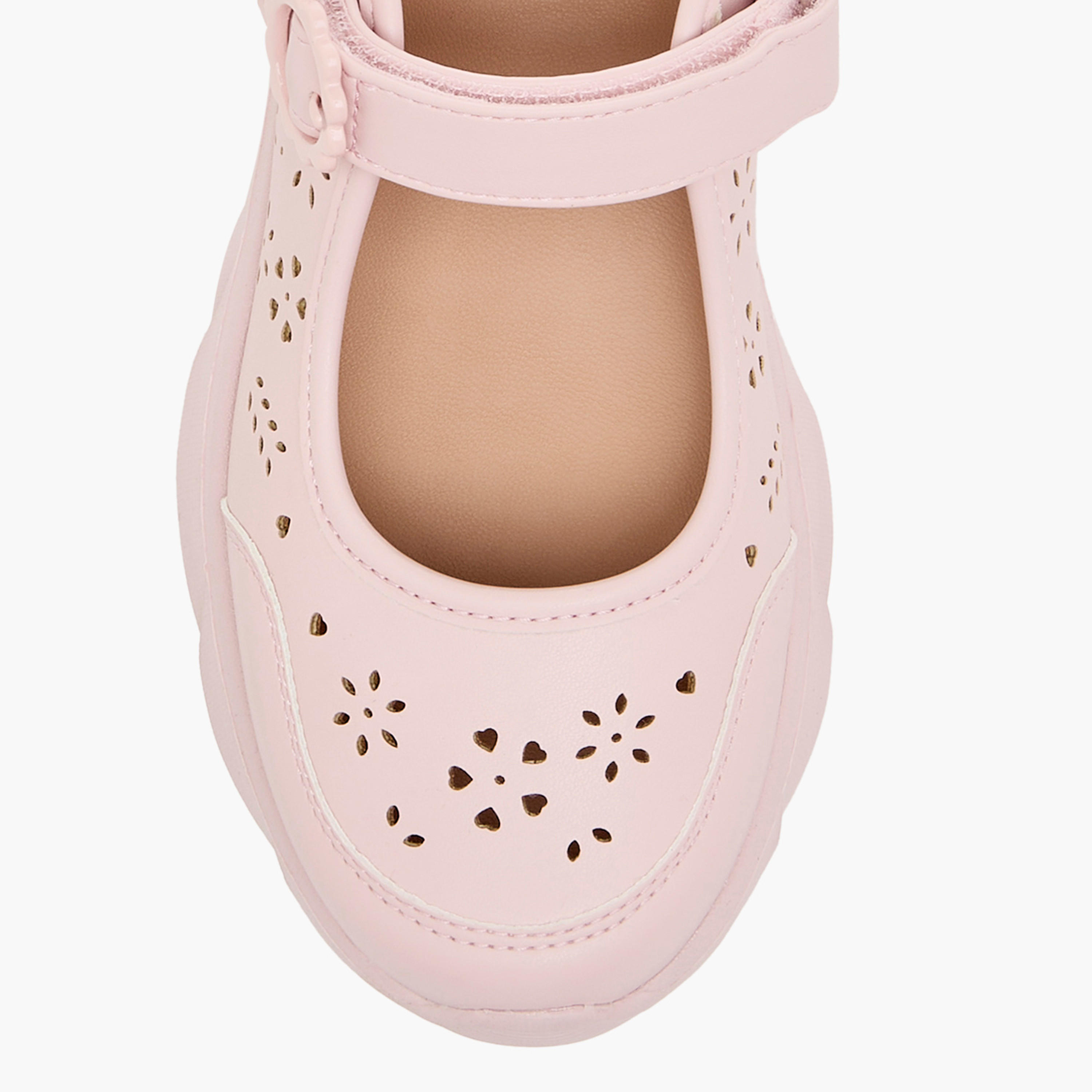حذاء ماري جين بتفاصيل مفرّغة بالليزر وشريط إغلاق لاصق من ليتل ميسي-girls-shoes-maryjanes-image-4