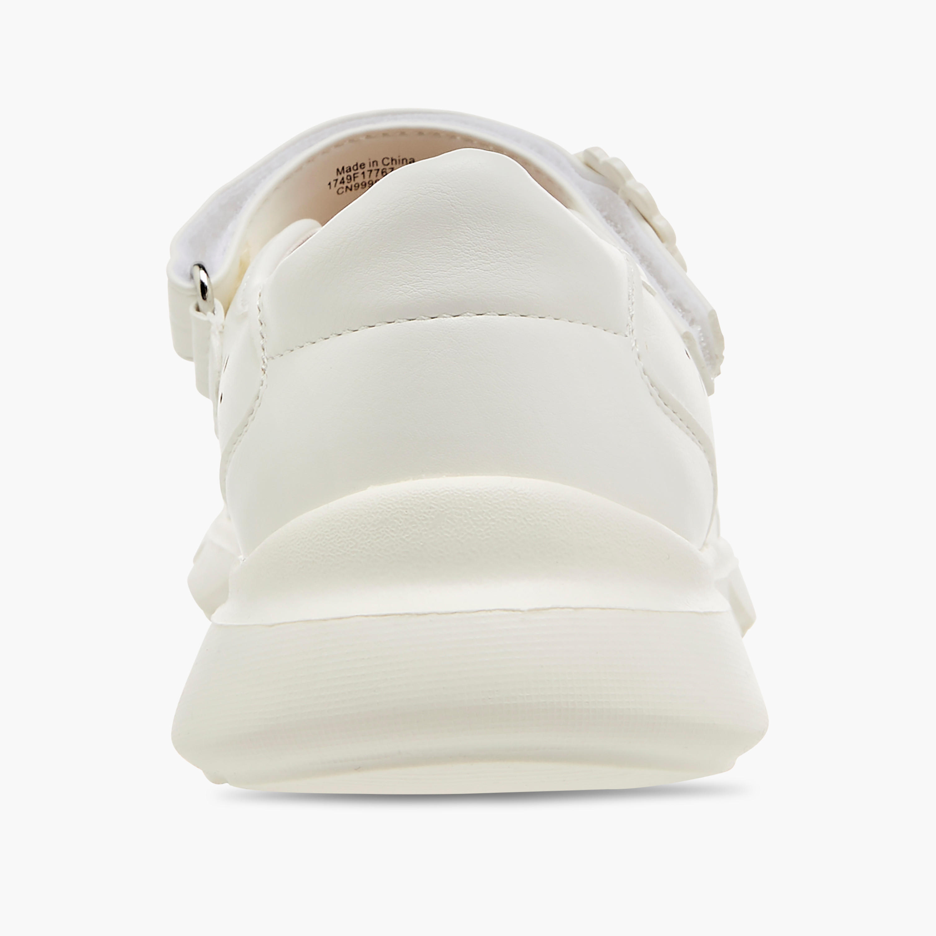 حذاء ماري جين بتفاصيل مفرّغة بالليزر وشريط إغلاق لاصق من ليتل ميسي-girls-shoes-maryjanes-image-11