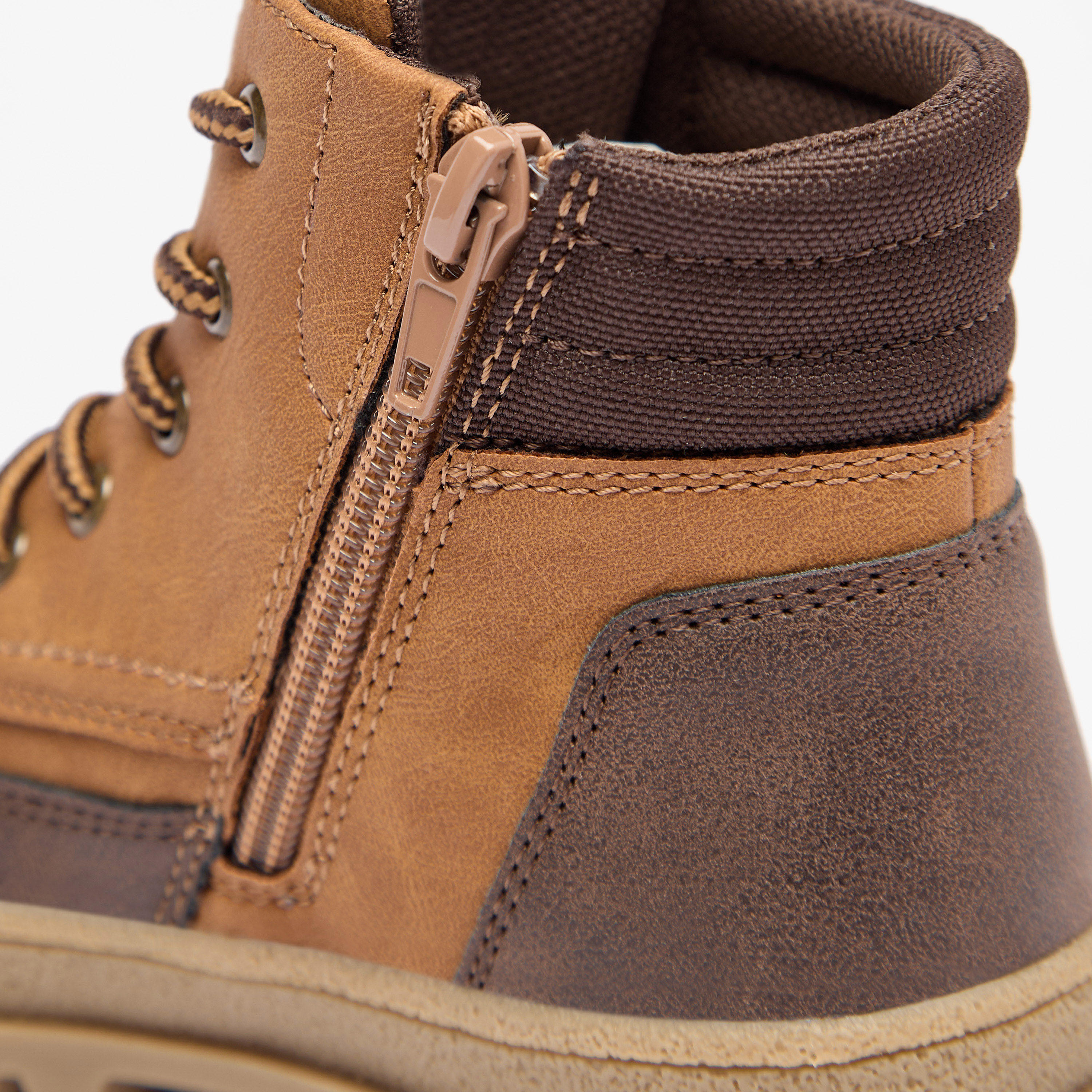 بوت بكاحل منخفض وألواح ورباط وسحّاب إغلاق من جونيورز-boys-shoes-boots-image-4