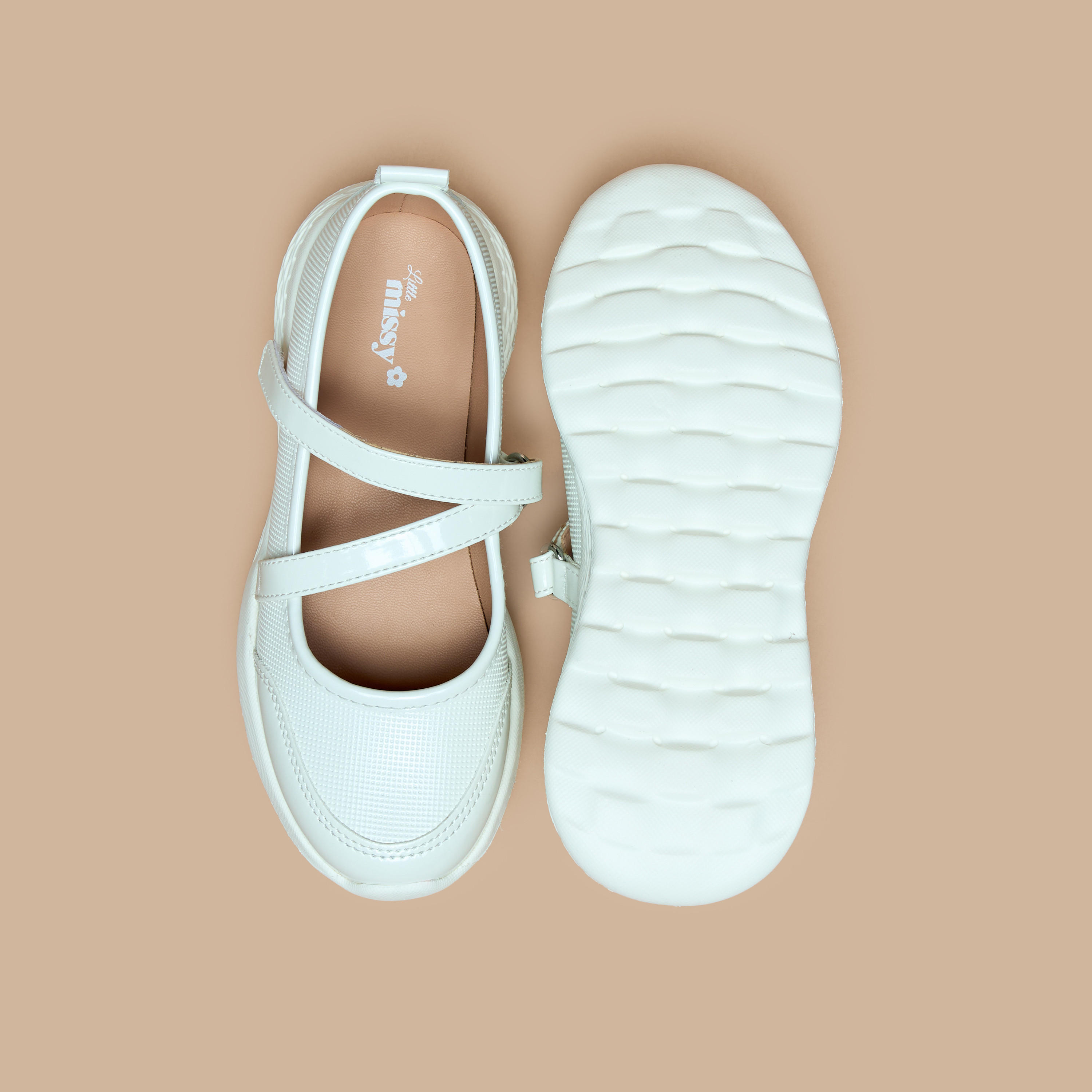 حذاء ماري جين بألواح بشريط إغلاق لاصق من ليتل ميسي-girls-shoes-schoolshoes-image-14
