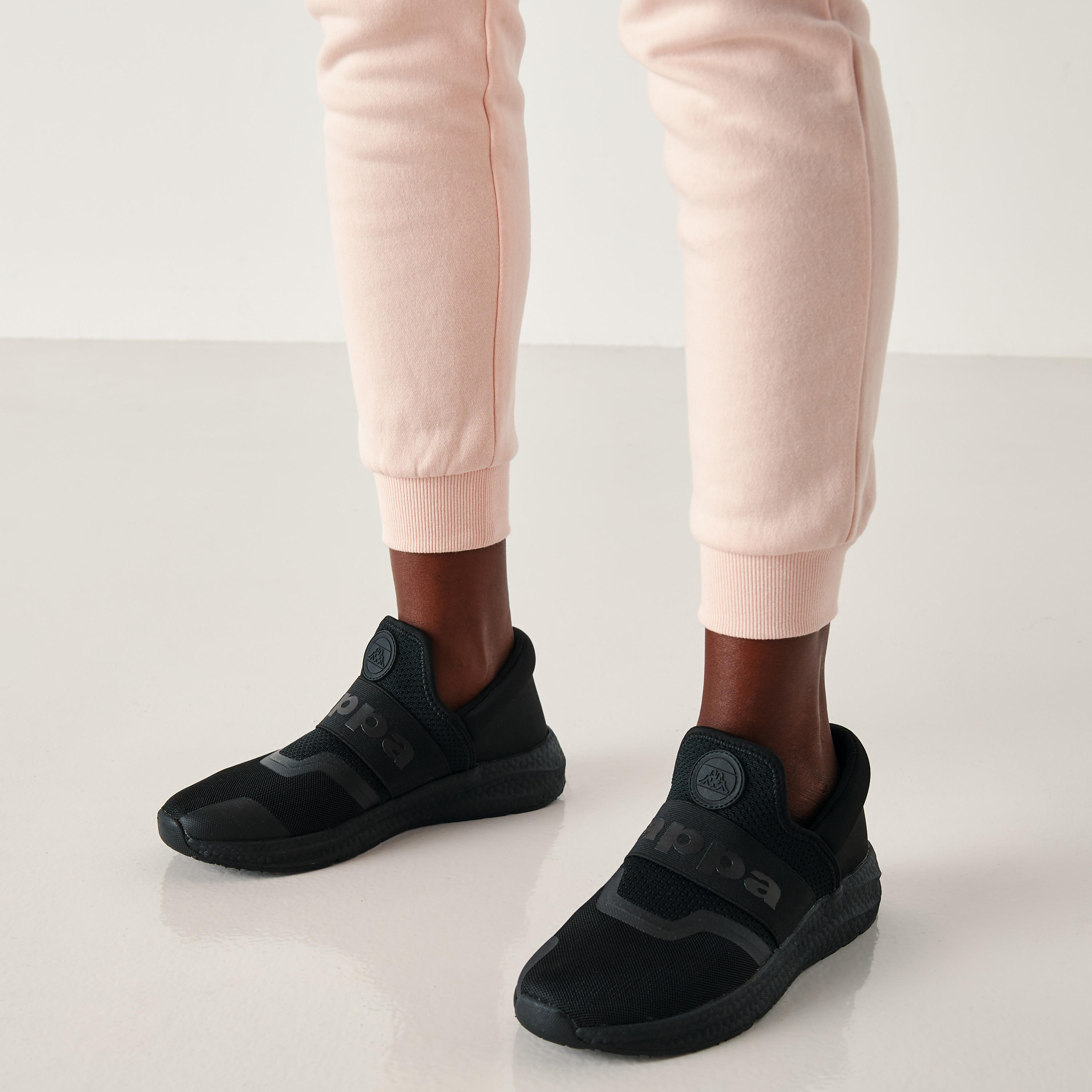 حذاء مشي بارز الملمس سهل الارتداء للنساء من كابا-women-shoes-sneakers-image-2