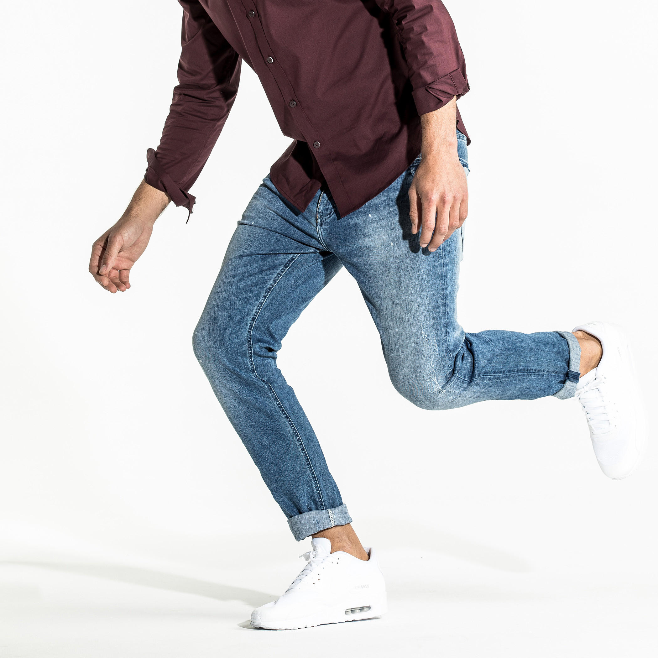 بنطال جينز طويل بتصميم ممزق وجيوب-men-clothing-bottoms-jeans-image-4