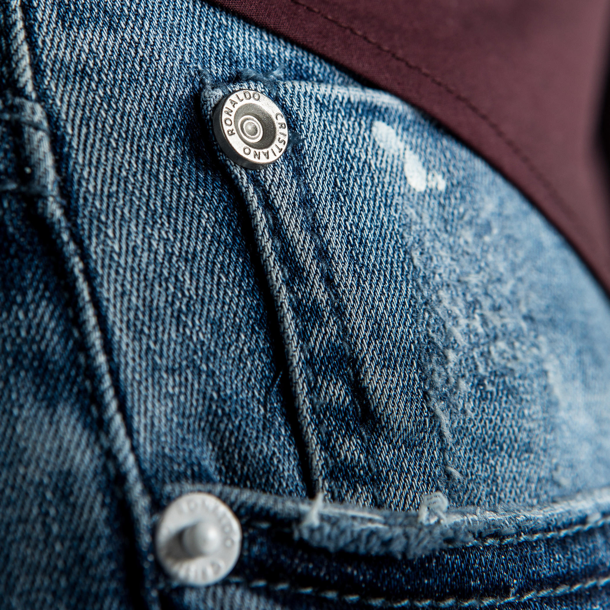 بنطال جينز طويل بتصميم ممزق وجيوب-men-clothing-bottoms-jeans-image-8