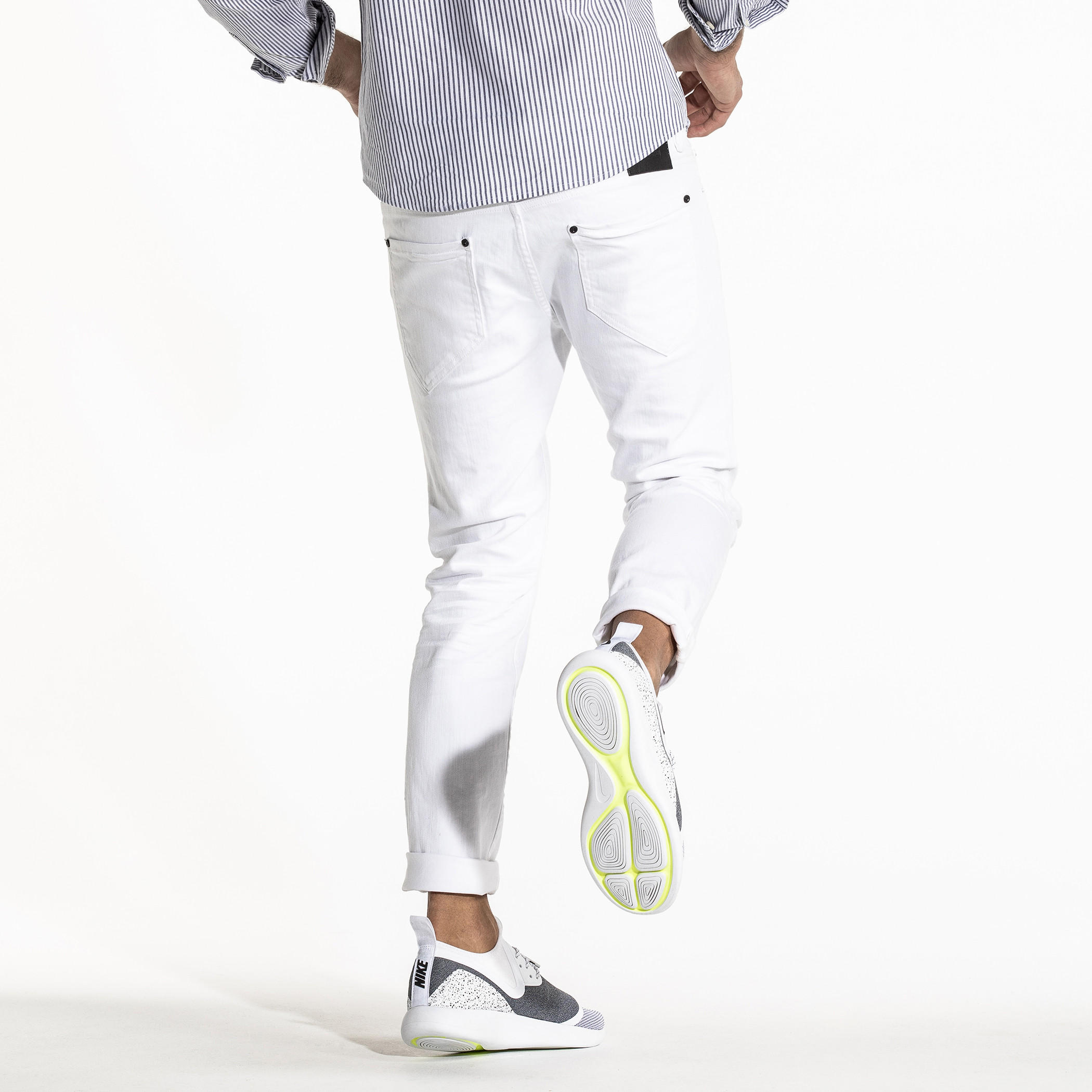 بنطال جينز طويل بزر إغلاق وجيوب-men-clothing-bottoms-jeans-image-3