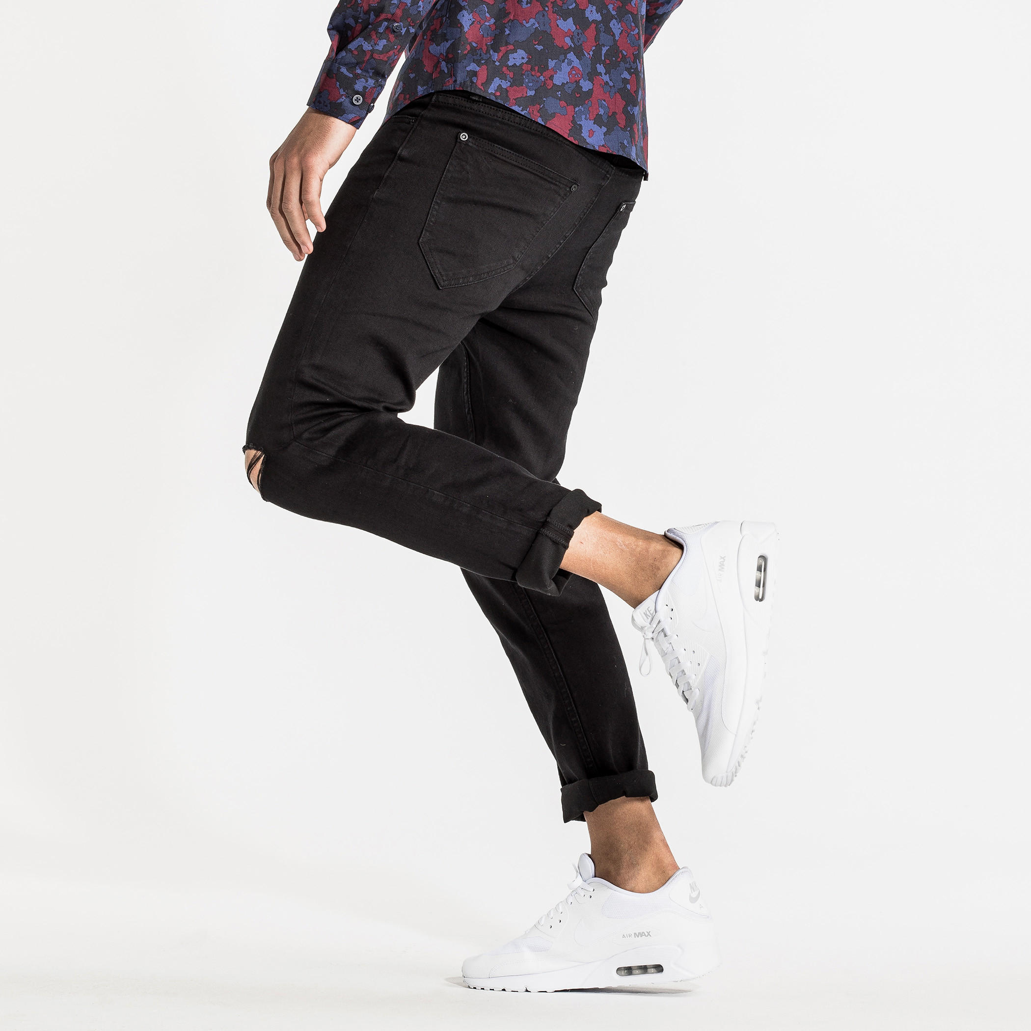 بِنطال جينز طويل بتصميم ممزق وجيوب-men-clothing-bottoms-jeans-image-2
