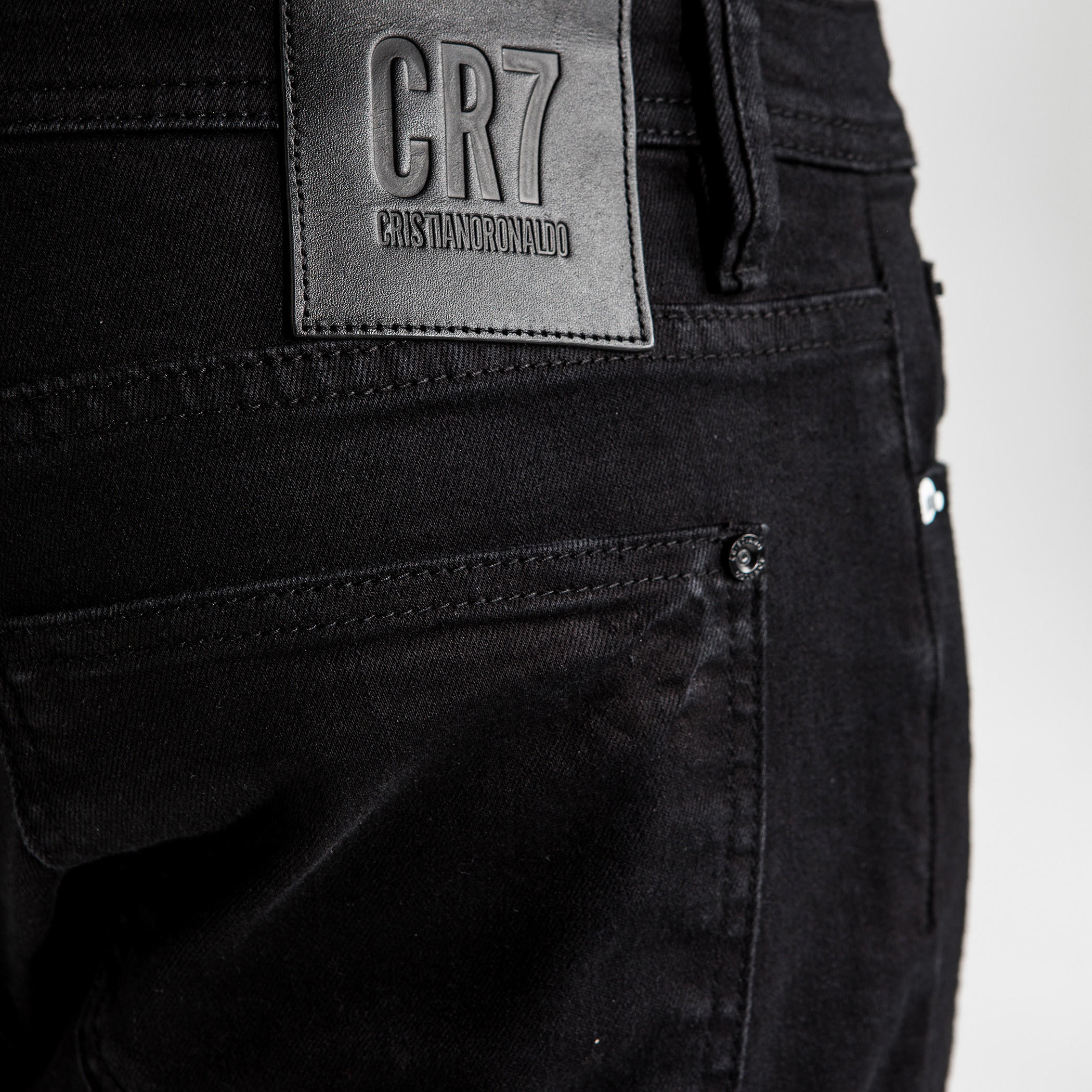 بِنطال جينز طويل بتصميم ممزق وجيوب-men-clothing-bottoms-jeans-image-7