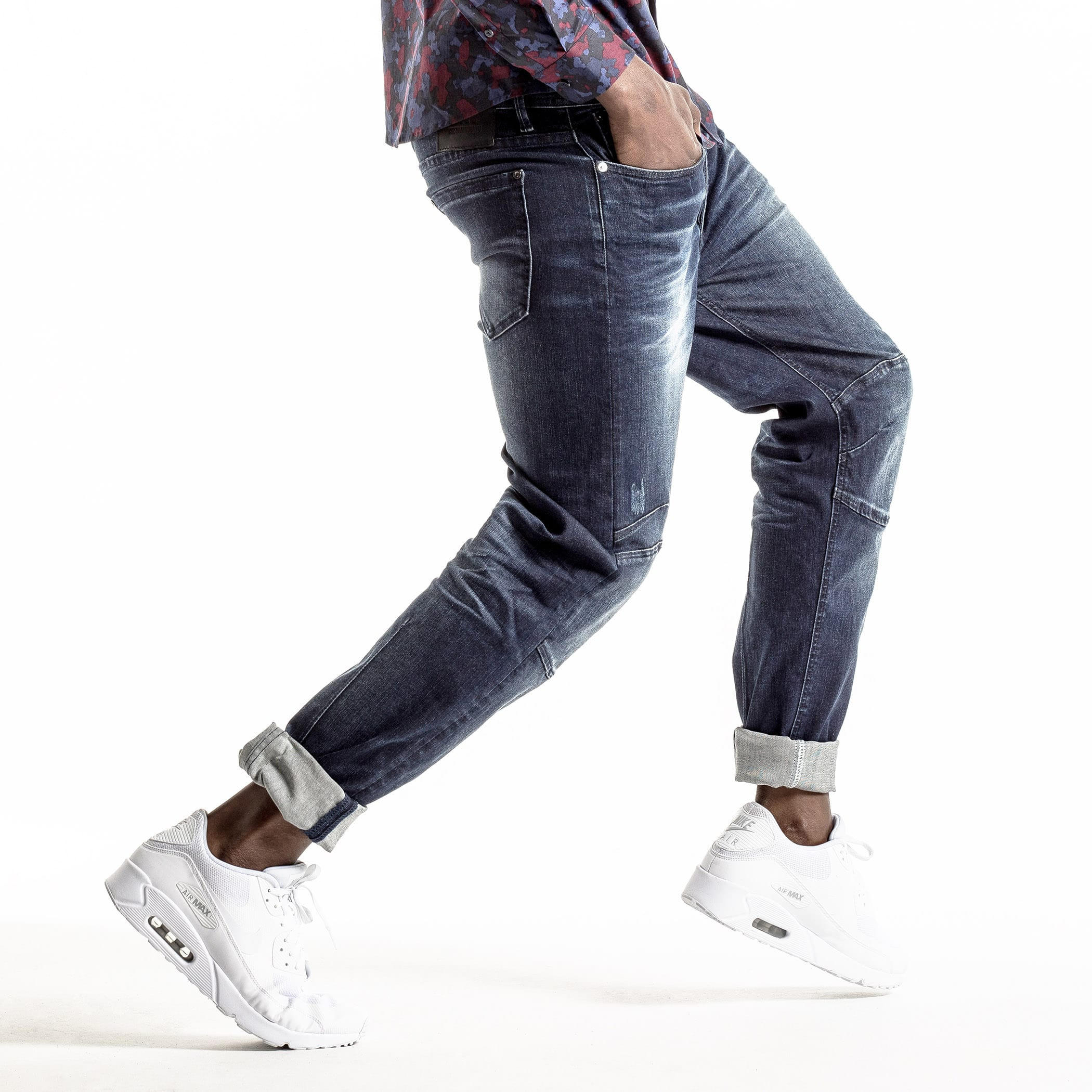 بنطال جينز طويل بتصميم ممزق بجيوب-men-clothing-bottoms-jeans-image-2