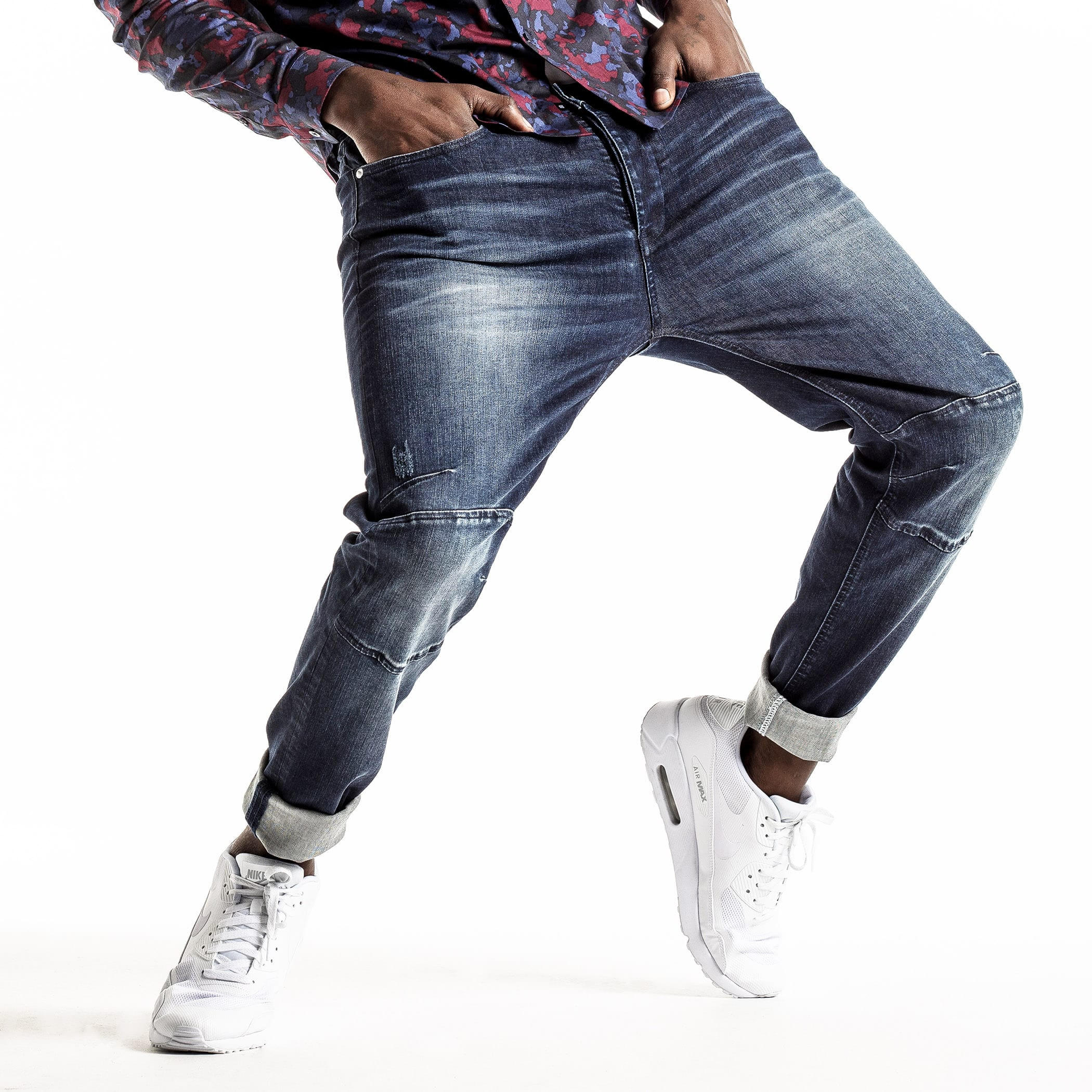 بنطال جينز طويل بتصميم ممزق بجيوب-men-clothing-bottoms-jeans-image-5