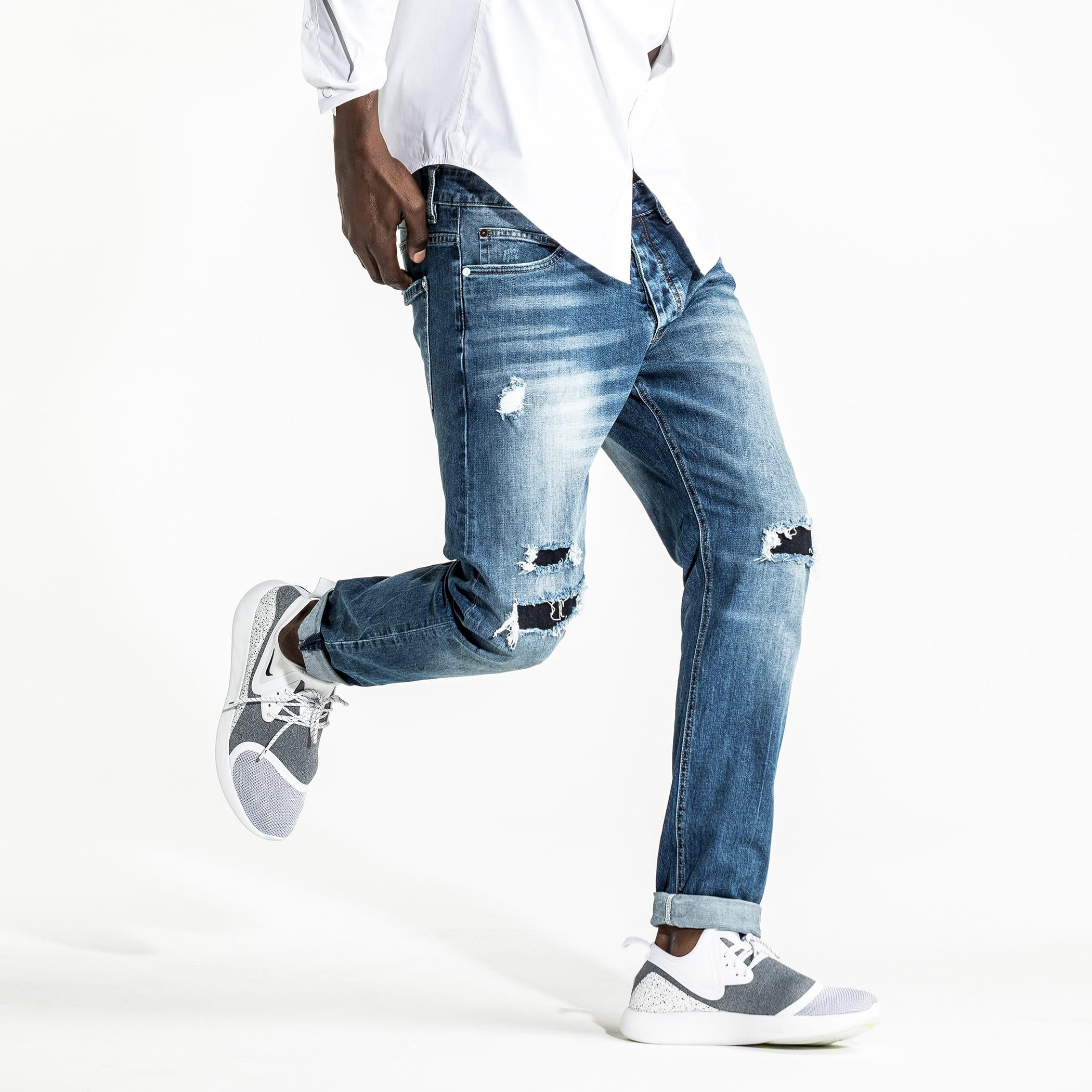 بنطال جينز طويل بتصميم ممزق بجيوب-men-clothing-bottoms-jeans-image-4