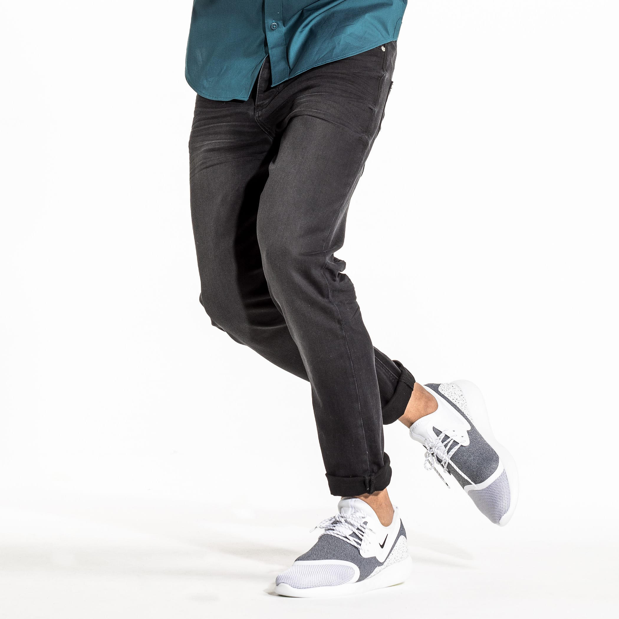 بنطال جينز طويل بتفاصيل جيب-men-clothing-bottoms-jeans-image-4