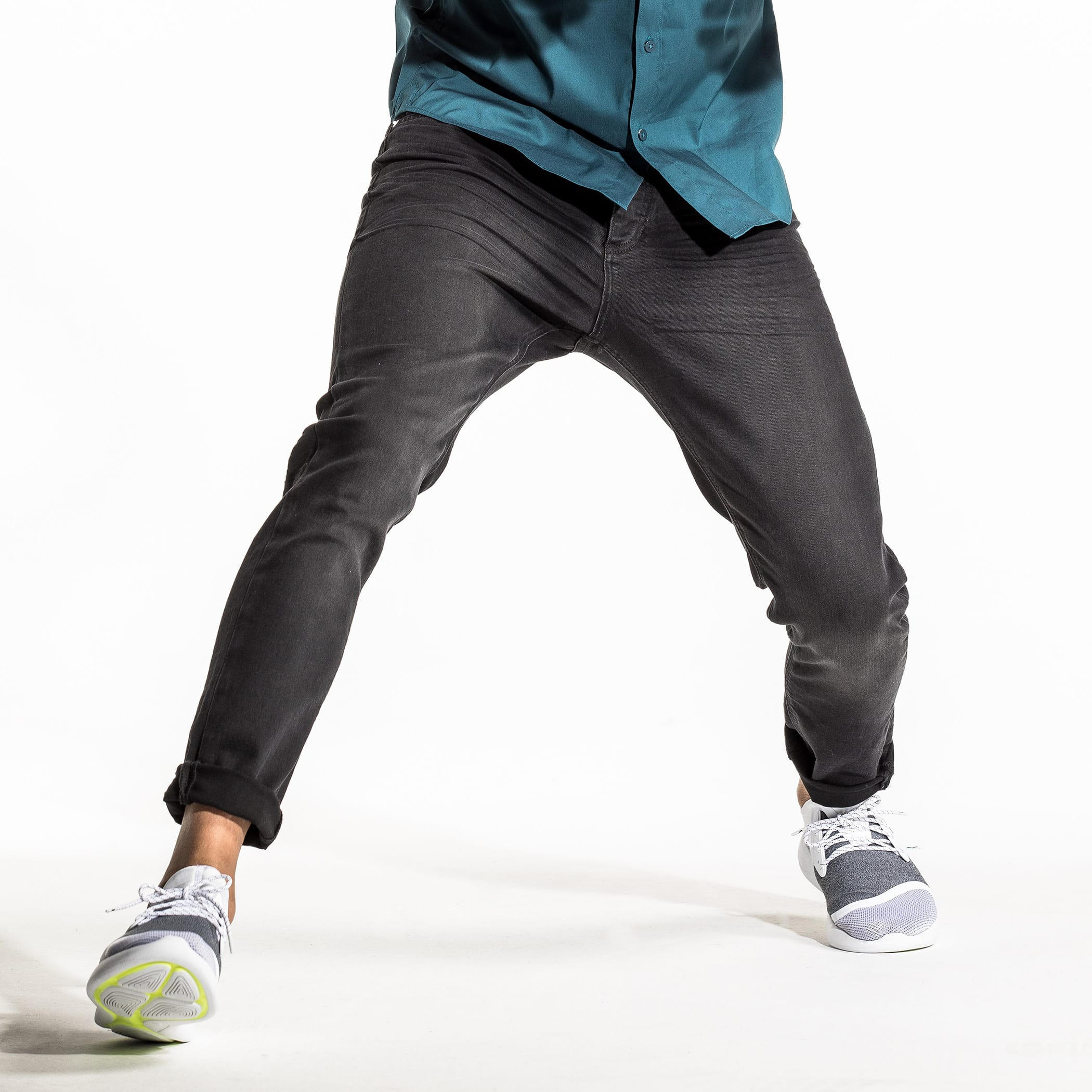 بنطال جينز طويل بتفاصيل جيب-men-clothing-bottoms-jeans-image-5