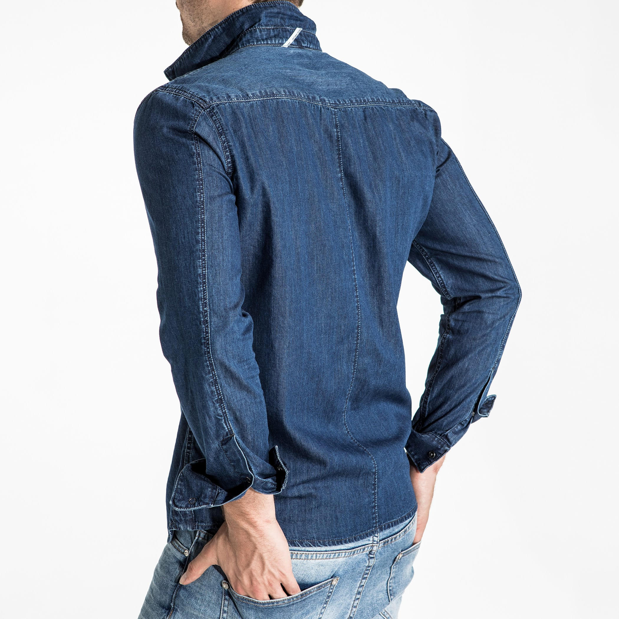 قميص من الدينم بأكمام طويلة وأزرار-men-clothing-shirts-image-3