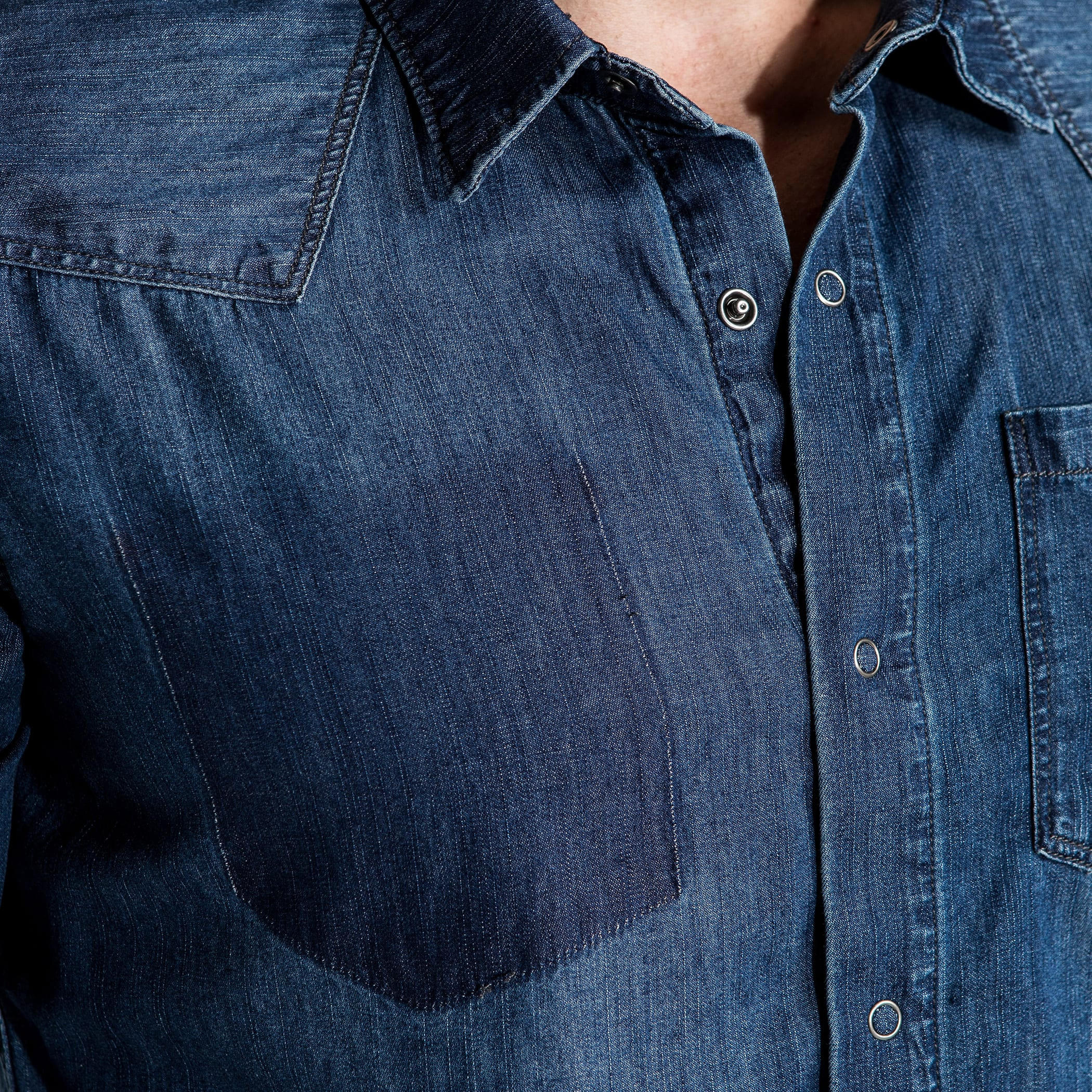 قميص من الدينم بأكمام طويلة وأزرار-men-clothing-shirts-image-8