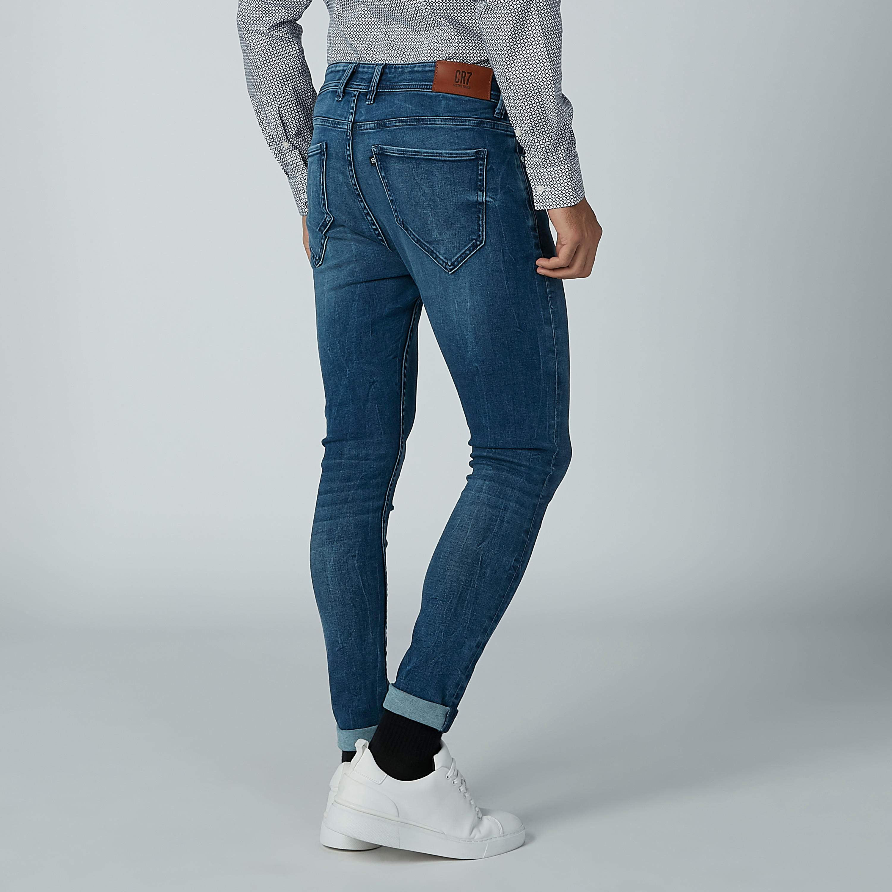بنطال جينز ممزق بجيوب-men-clothing-bottoms-jeans-image-2