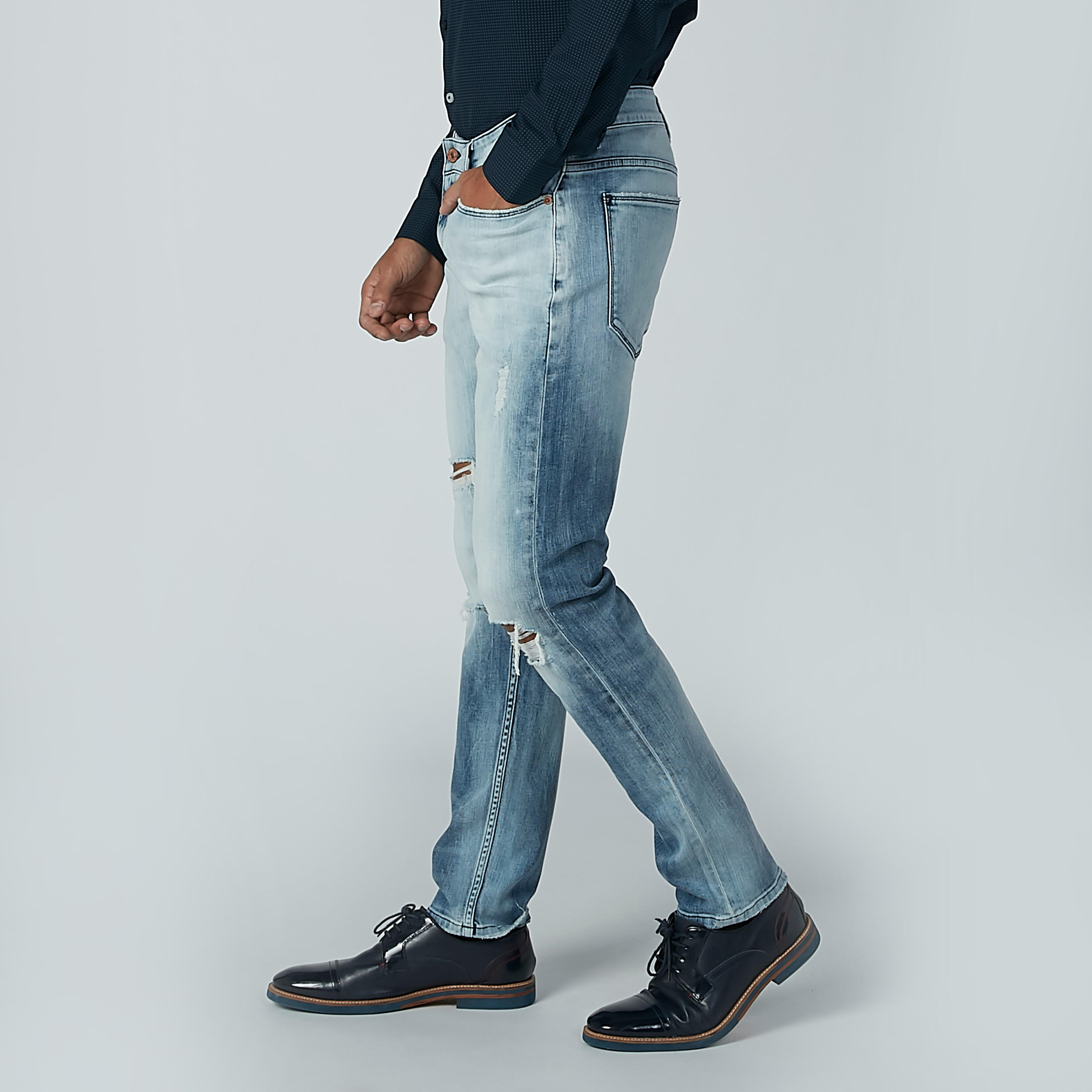 بنطال جينز طويل ممزق بجيوب-men-clothing-bottoms-jeans-image-4