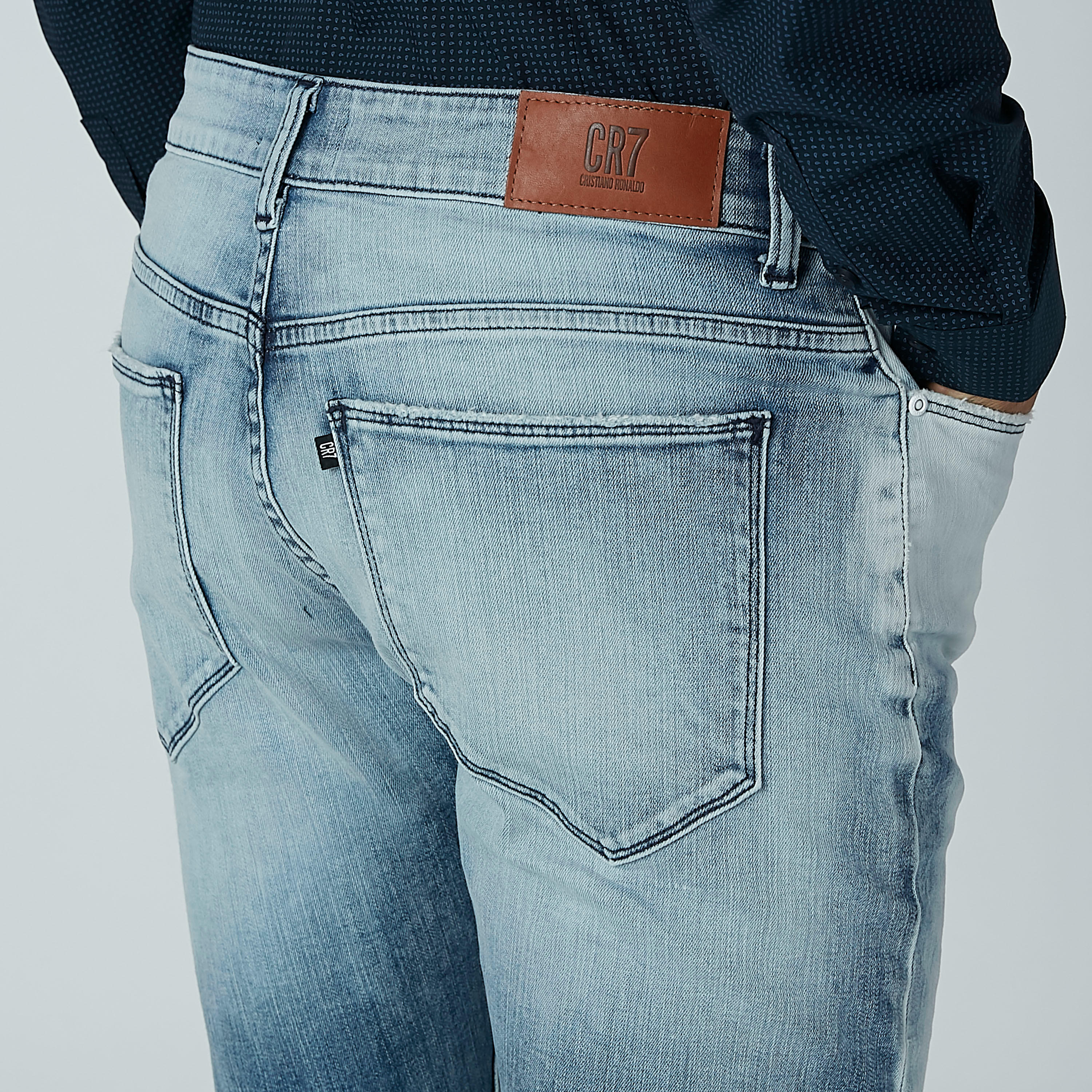 بنطال جينز طويل ممزق بجيوب-men-clothing-bottoms-jeans-image-6