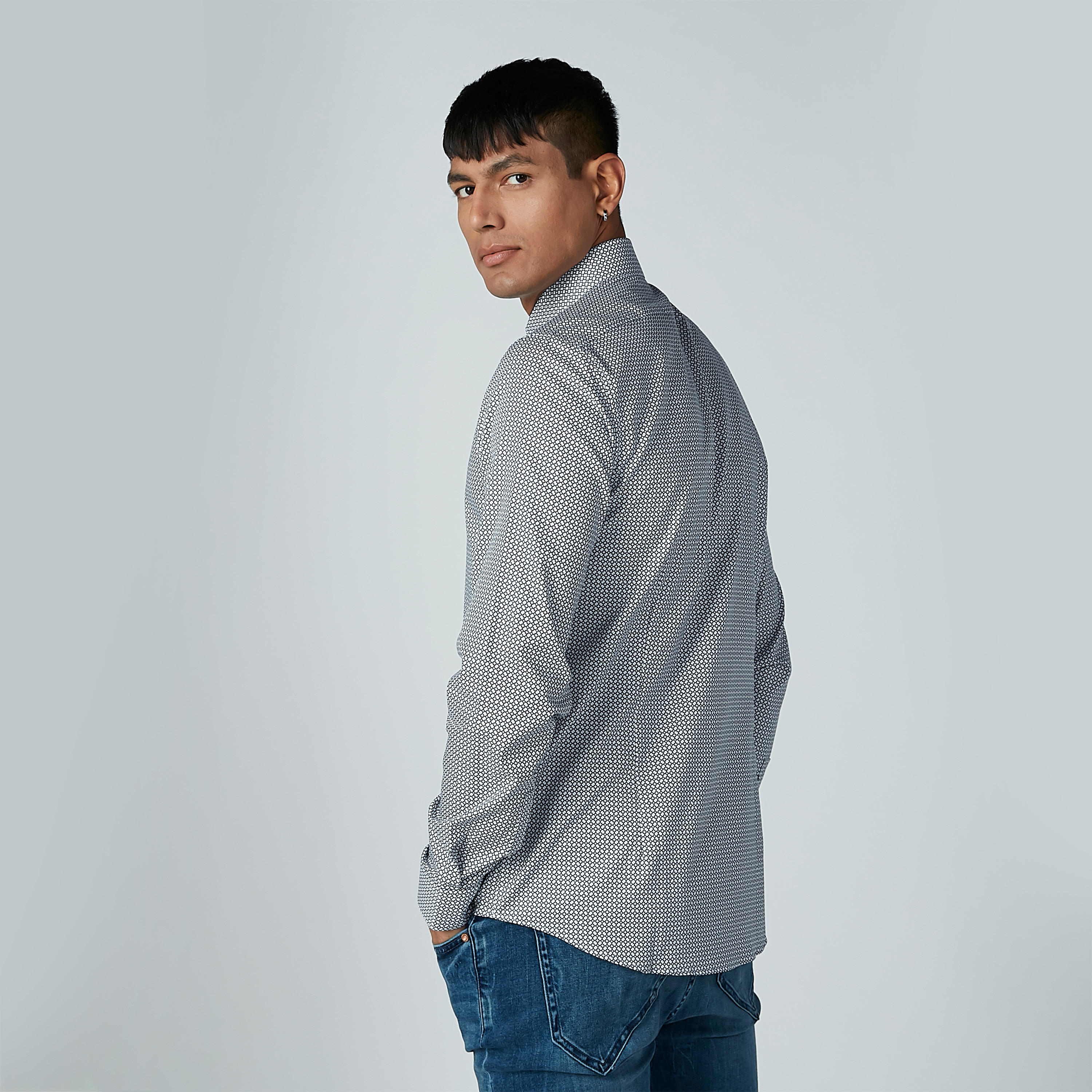 قميص بأكمام طويلة وطبعات-men-clothing-shirts-image-1