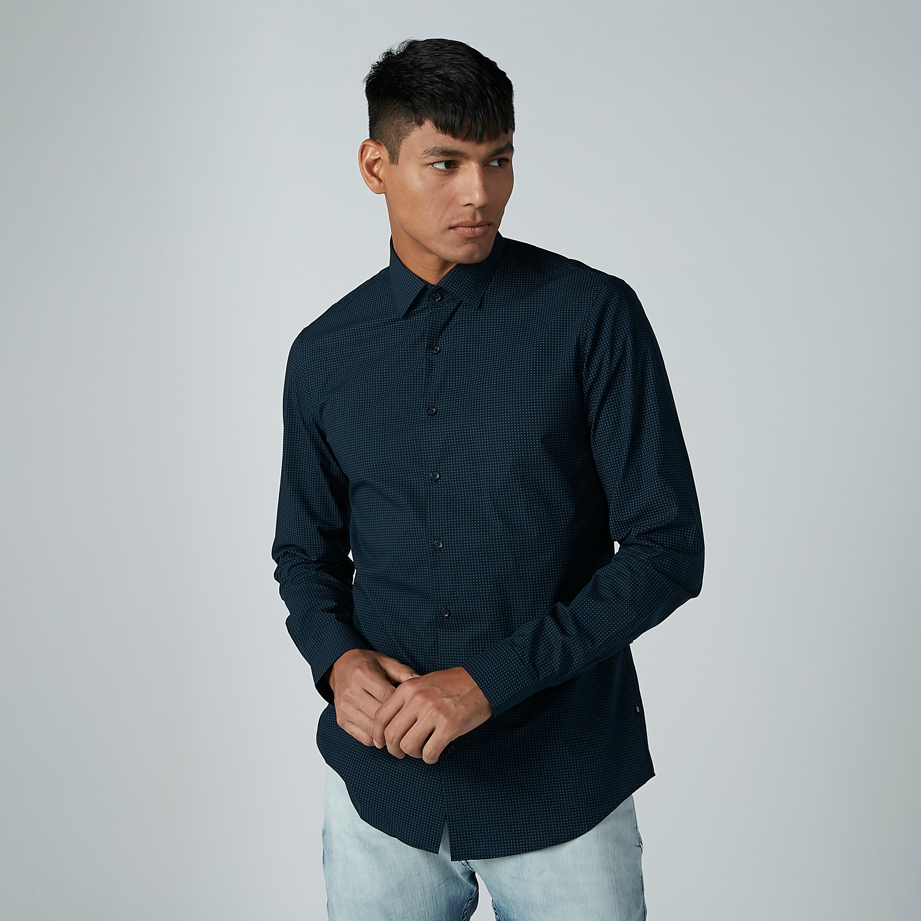 قميص بأكمام طويلة وأزرار وطبعات-men-clothing-shirts-image-1