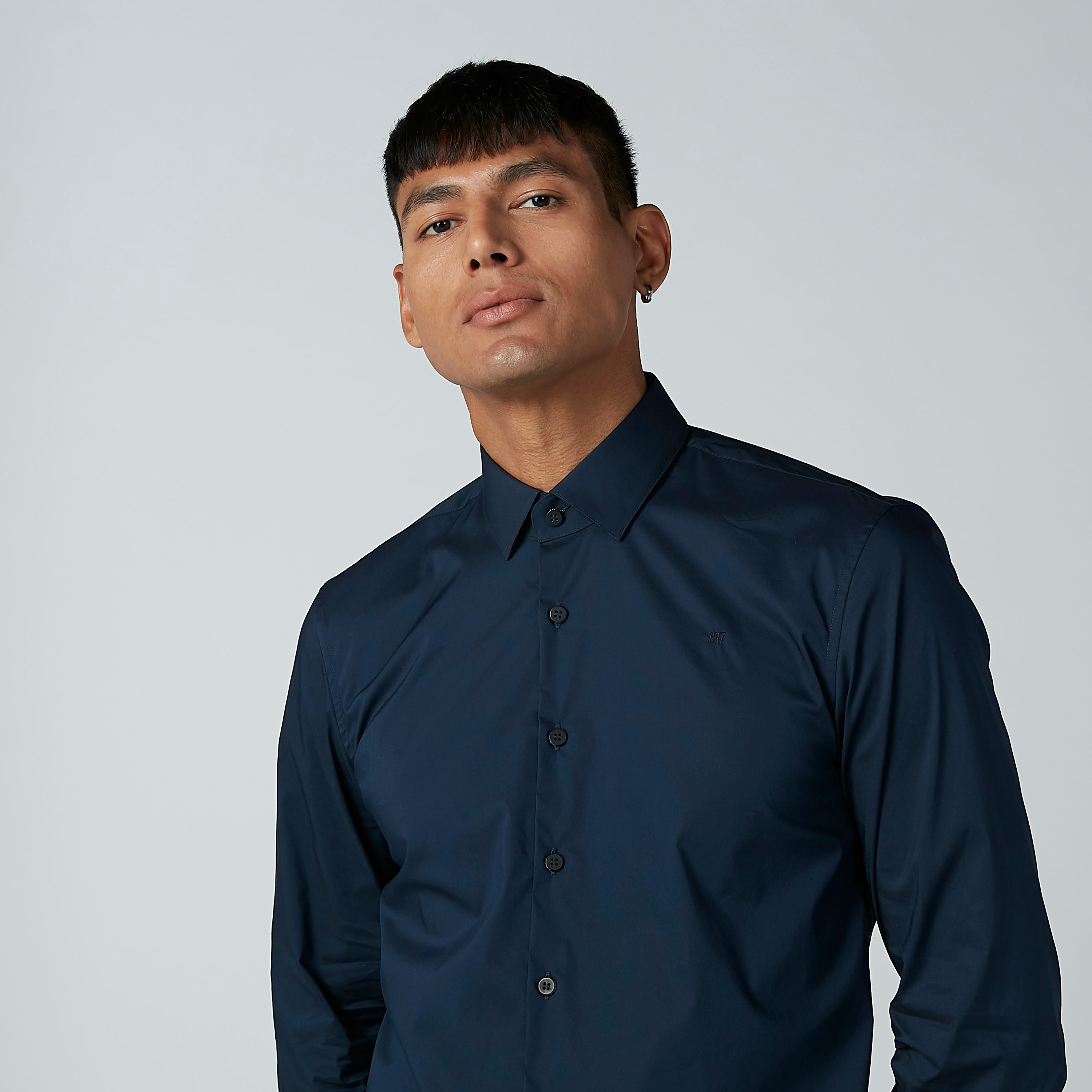 قميص سادة بأكمام طويلة وأزرار-men-clothing-shirts-image-3