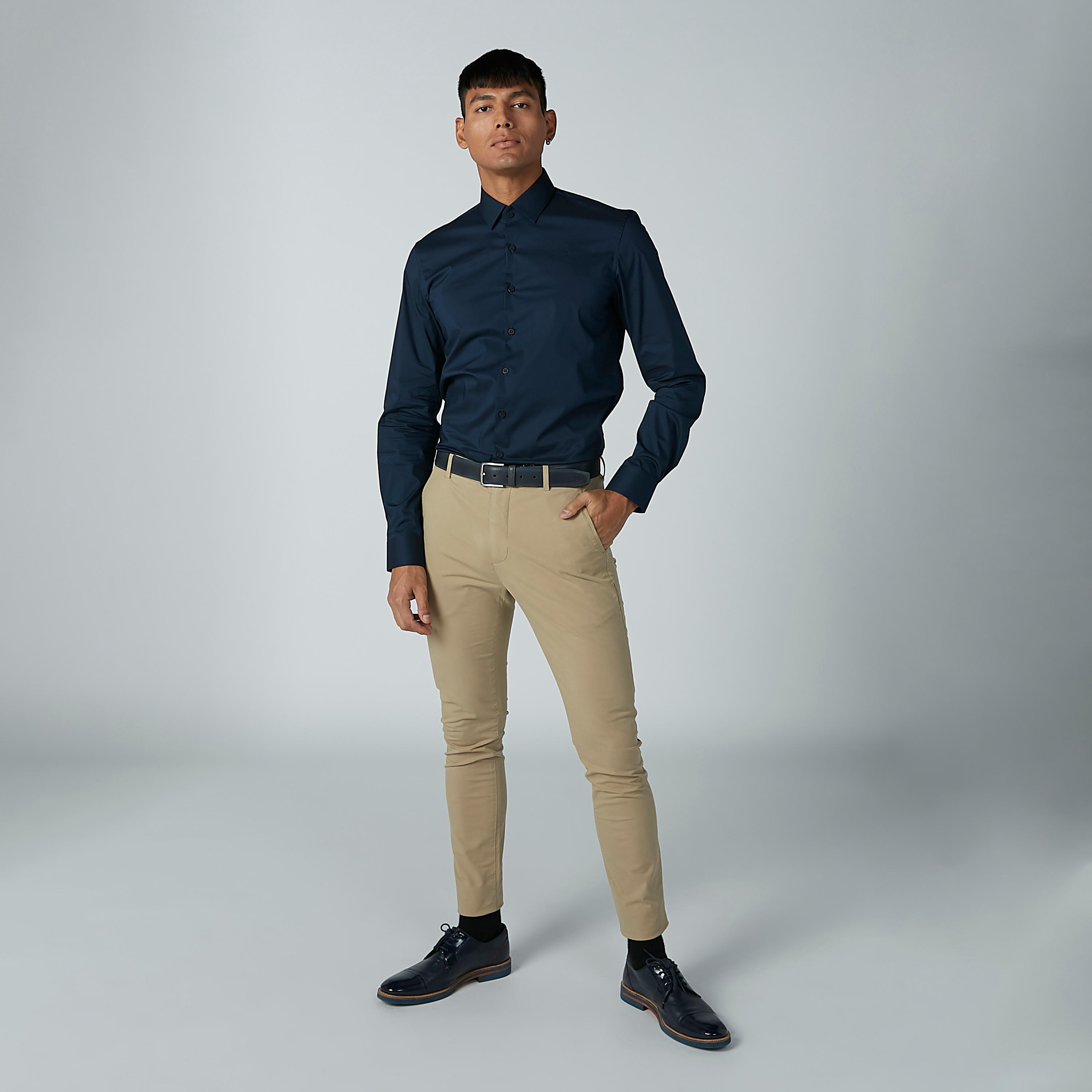 بنطال شينو سادة بجيوب-men-clothing-bottoms-trousersandchinos-trousers-image-2