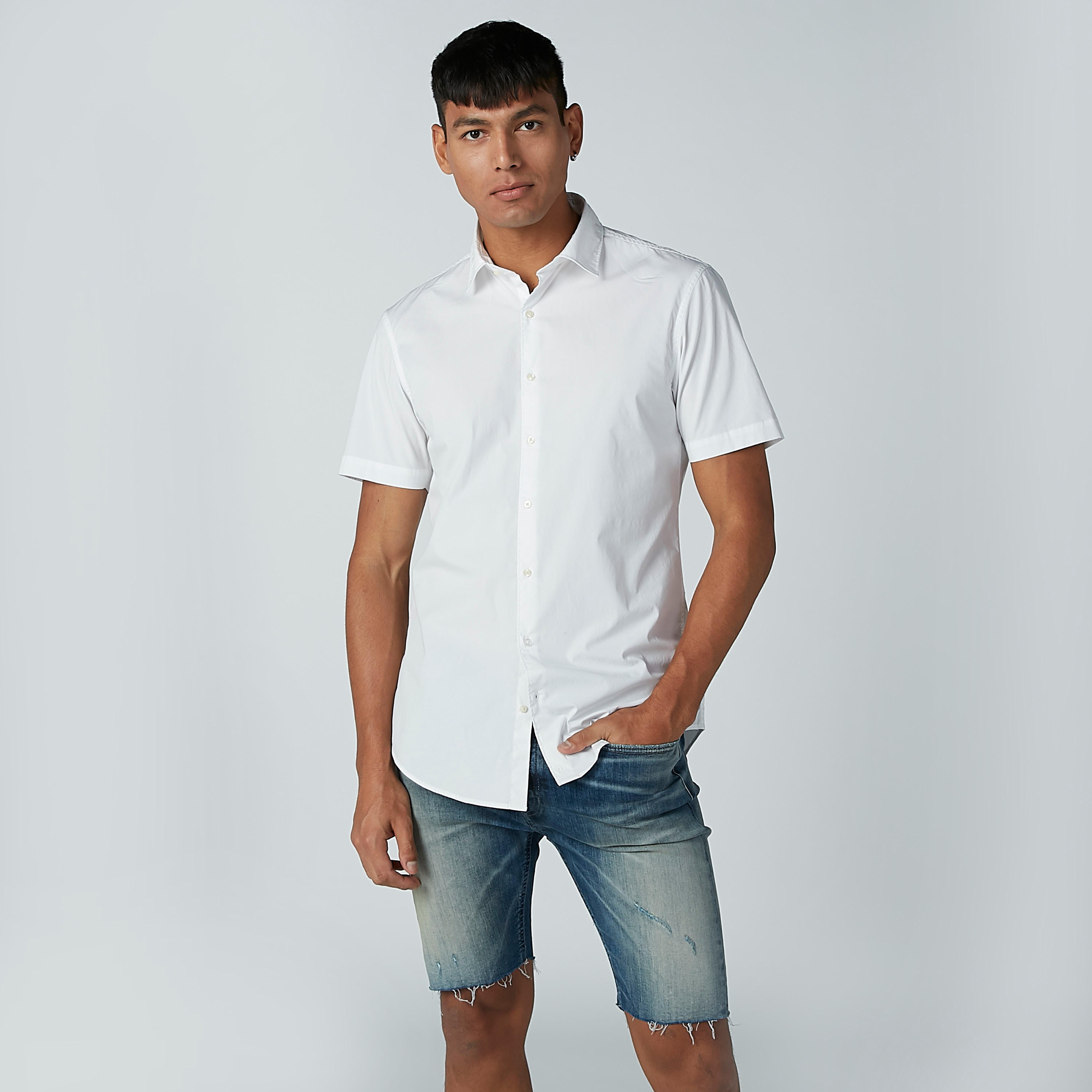 قميص سادة بأكمام قصيرة وأزرار-men-clothing-shirts-image-1