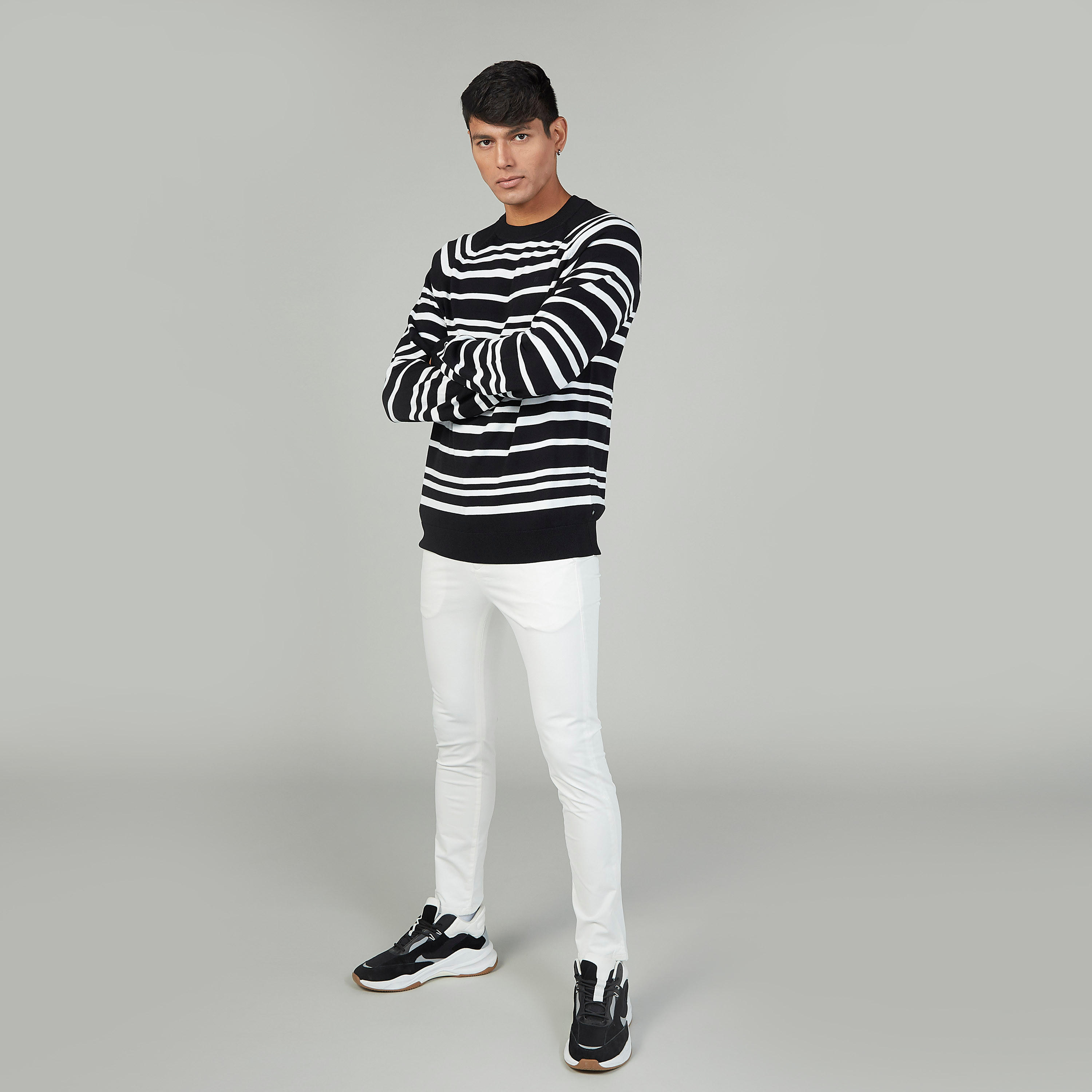 بنطلون سادة بجيوب وعراوي-men-clothing-bottoms-trousersandchinos-trousers-image-2