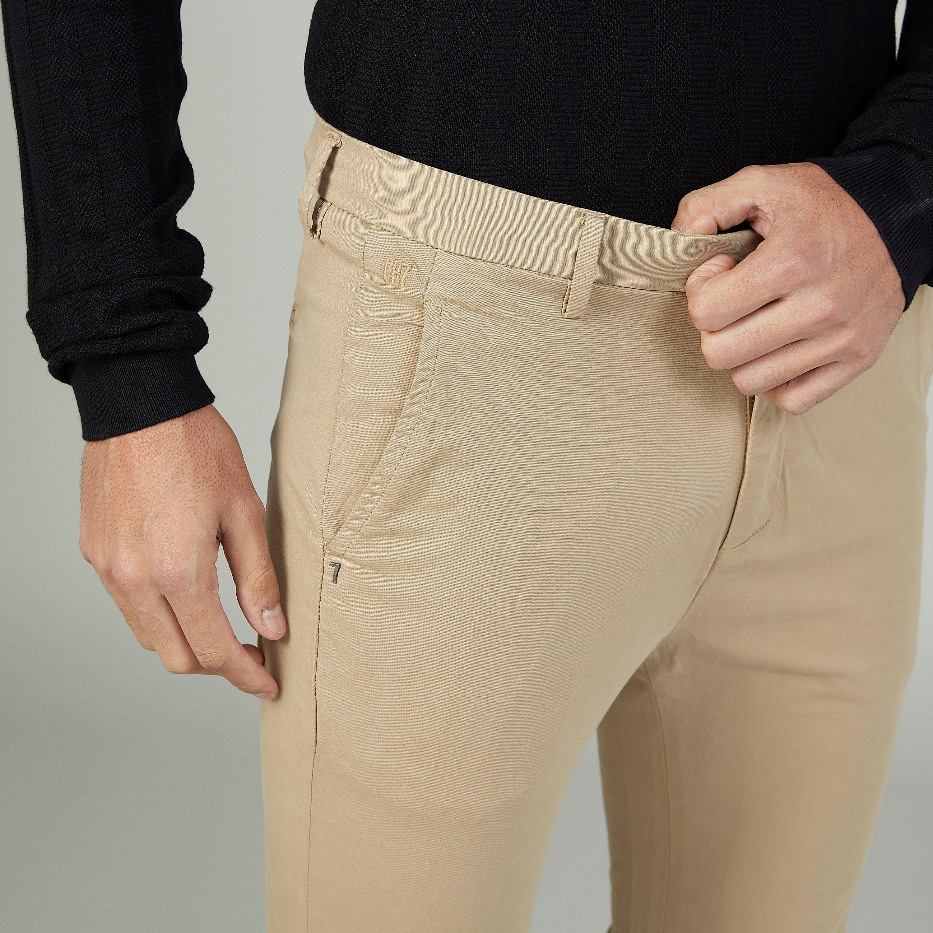 بنطلون شينو سادة بجيوب وعراوي-men-clothing-bottoms-trousersandchinos-trousers-image-3