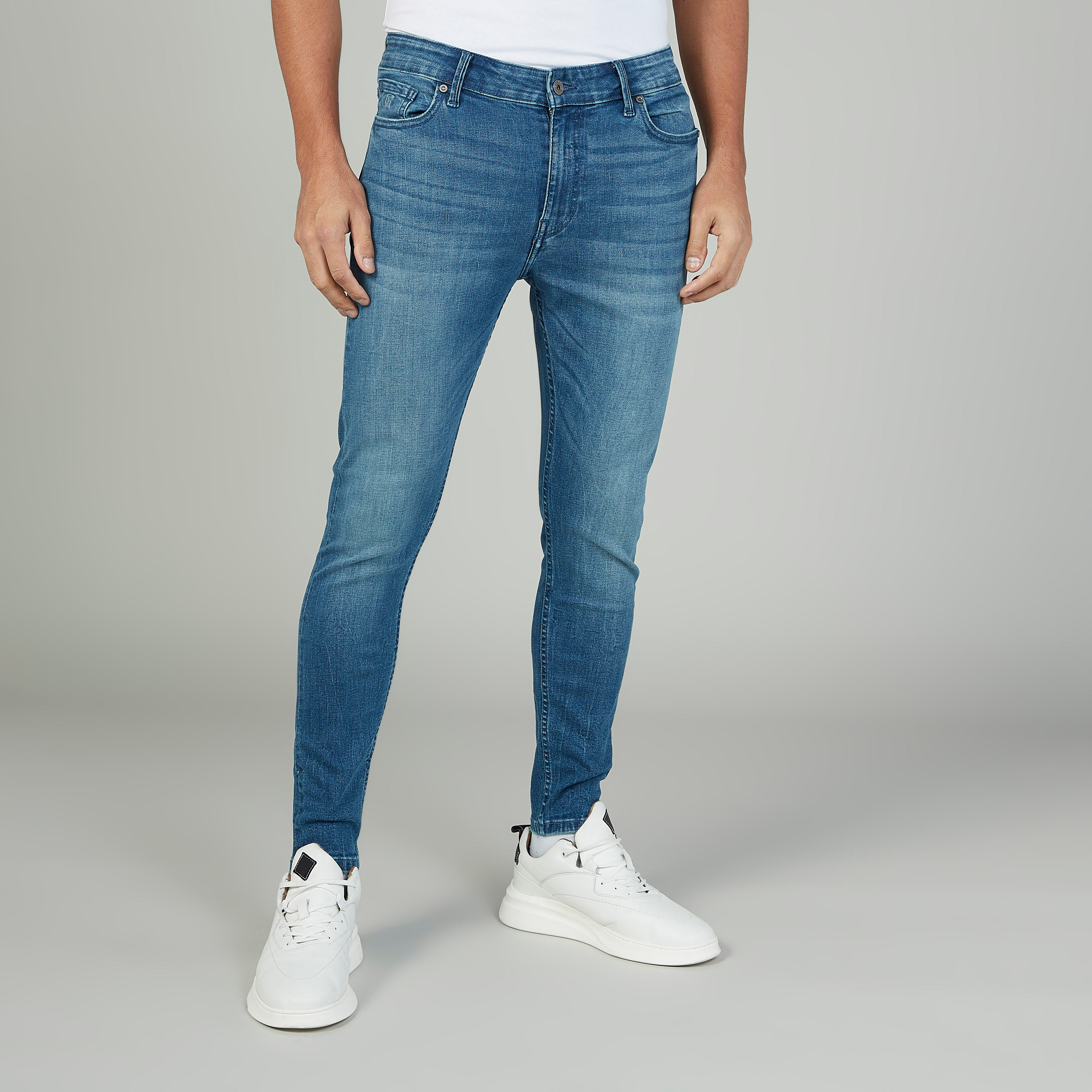بنطلون جينز طويل بارز الملمس بجيوب وحلقات للحزام-men-clothing-bottoms-jeans-image-1
