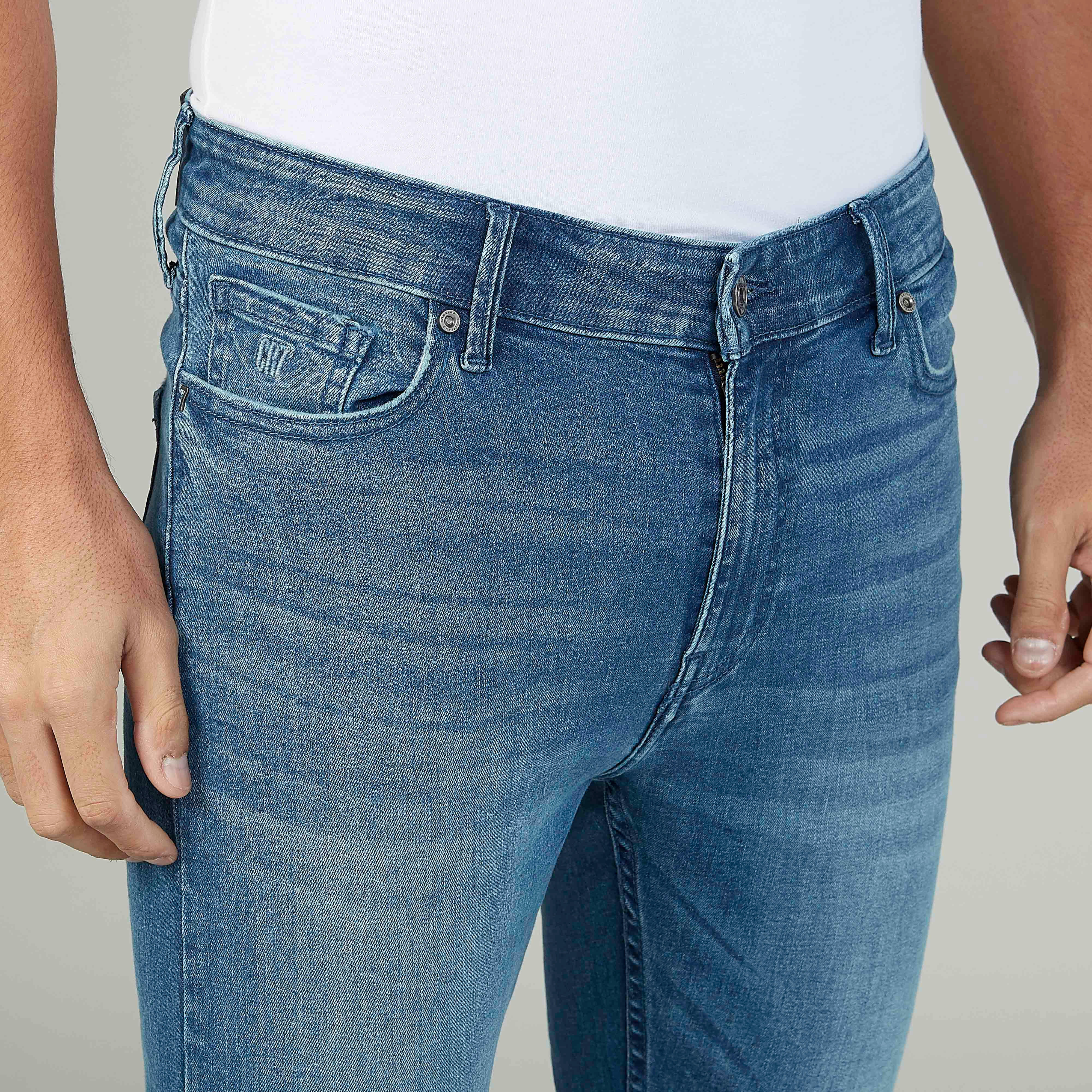 بنطلون جينز طويل بارز الملمس بجيوب وحلقات للحزام-men-clothing-bottoms-jeans-image-3